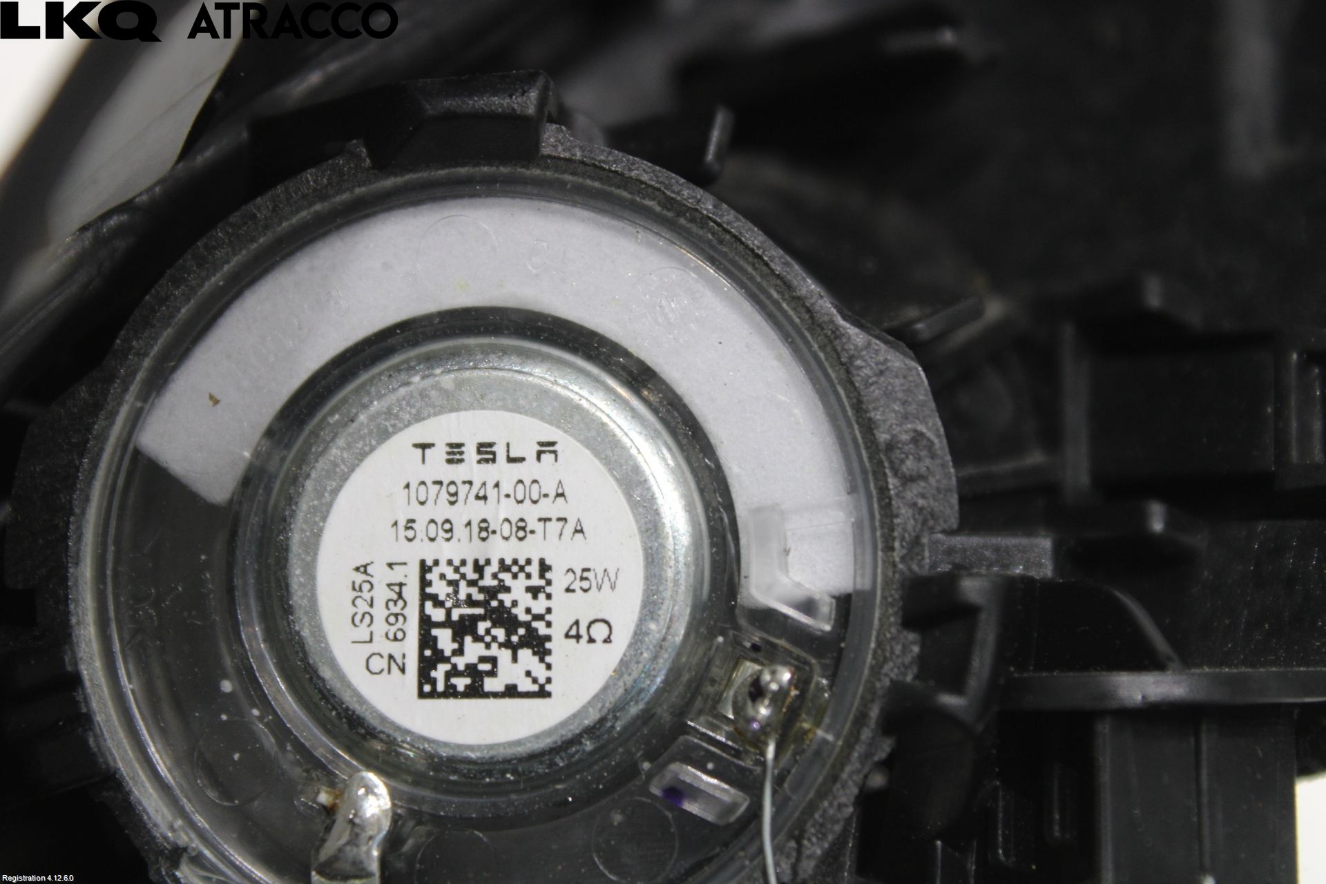 Tesla MODEL 3 17- Innr Høyttaler