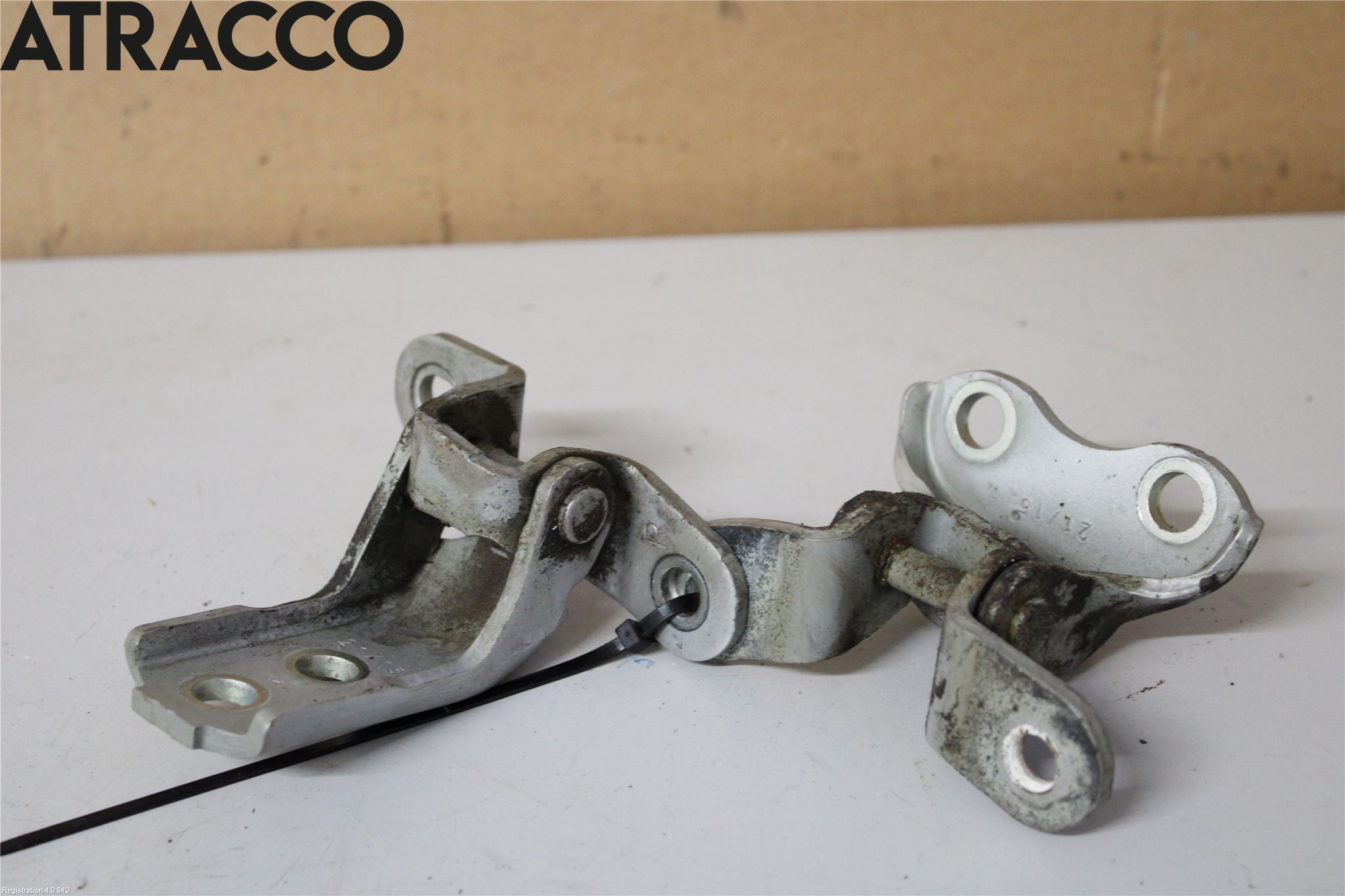 Toyota AURIS 13-19 Dørhengsel