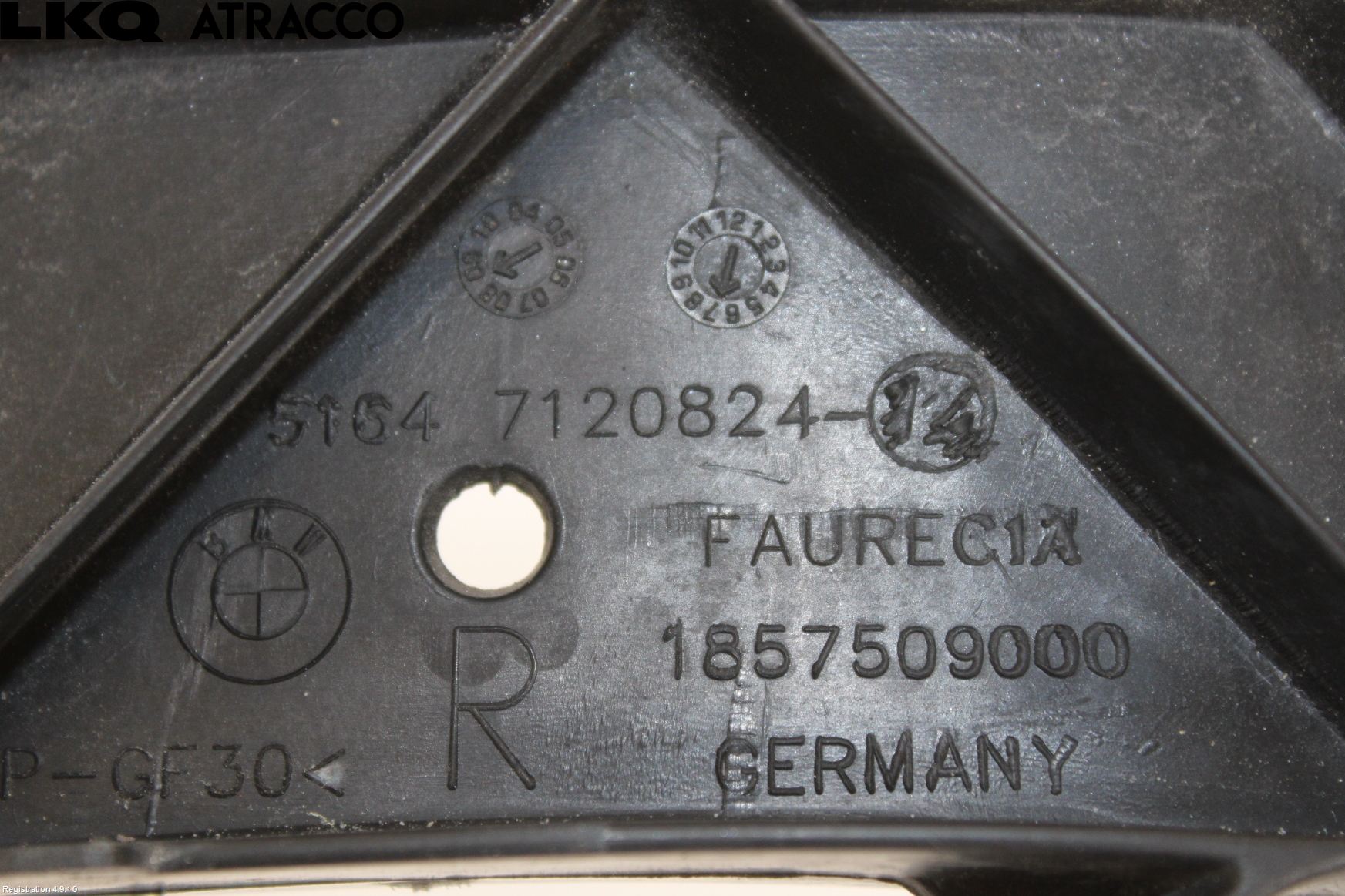 BMW 1 E87/81 5D/3D 03-11 Frontlykt Holder-Feste