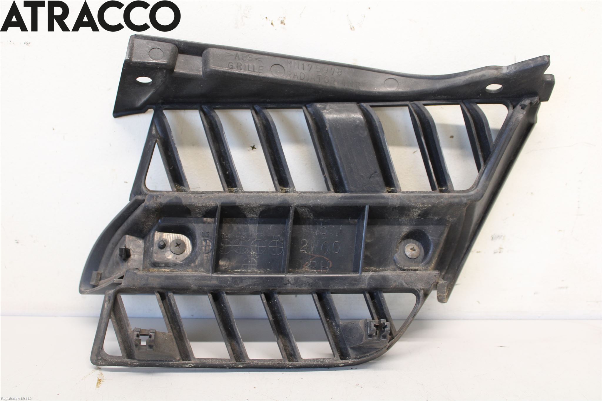 Mitsubishi OUTLANDER 01-07 Grilldel Høyre