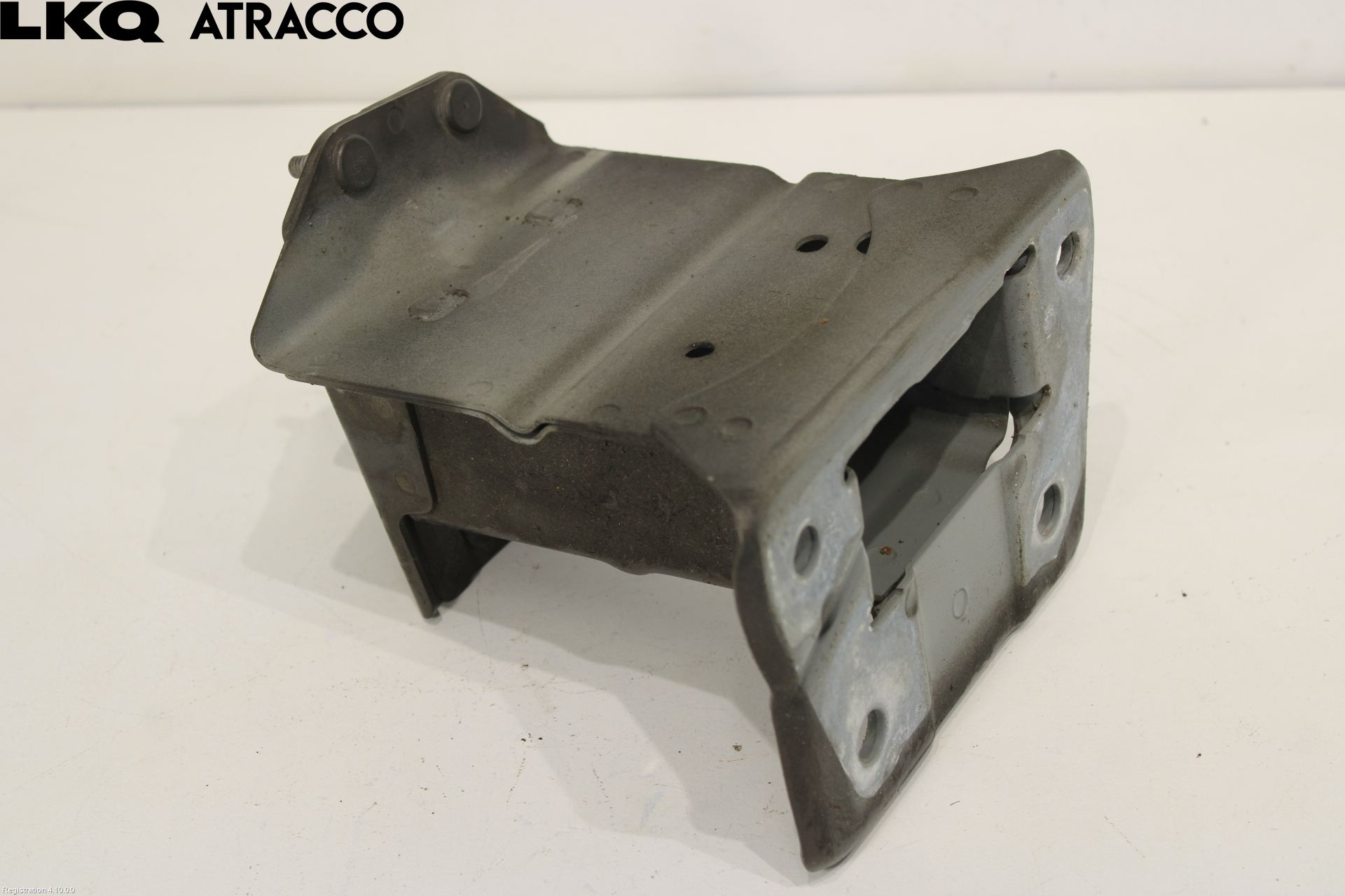 Nissan LEAF 11-17 Støtfanger Foran Feste