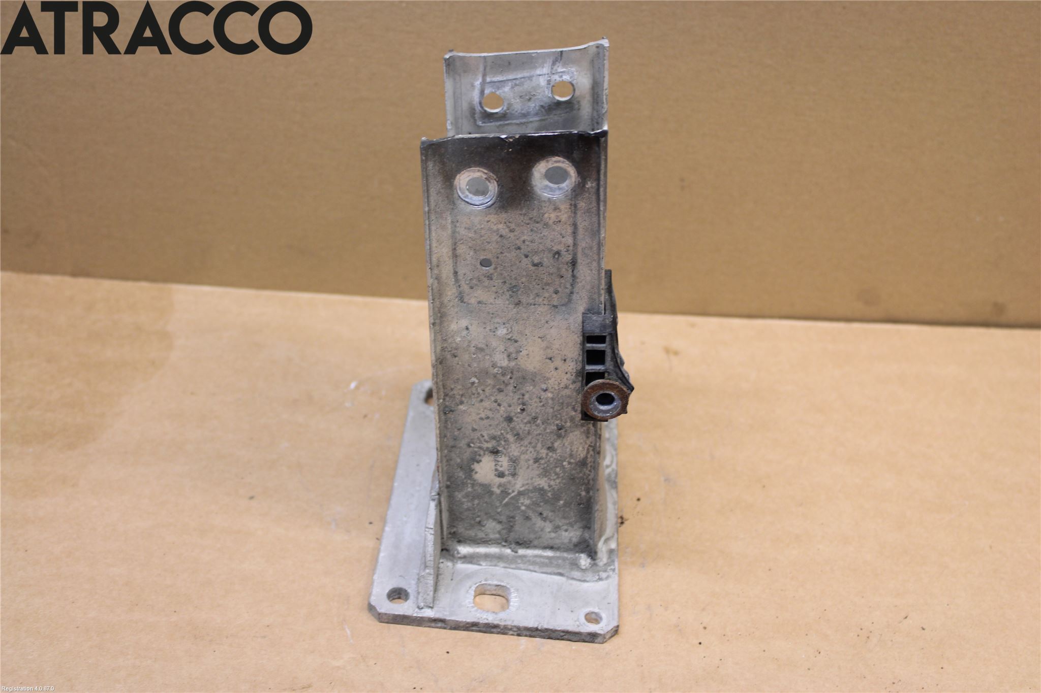 Audi A4/S4 08-11 Støtfanger Foran Feste