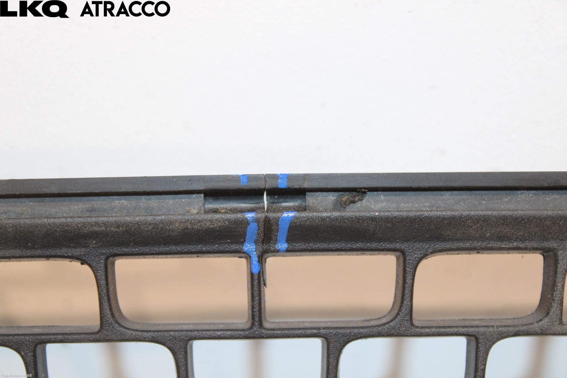 Volvo V70 08-13 Grilldel Midt