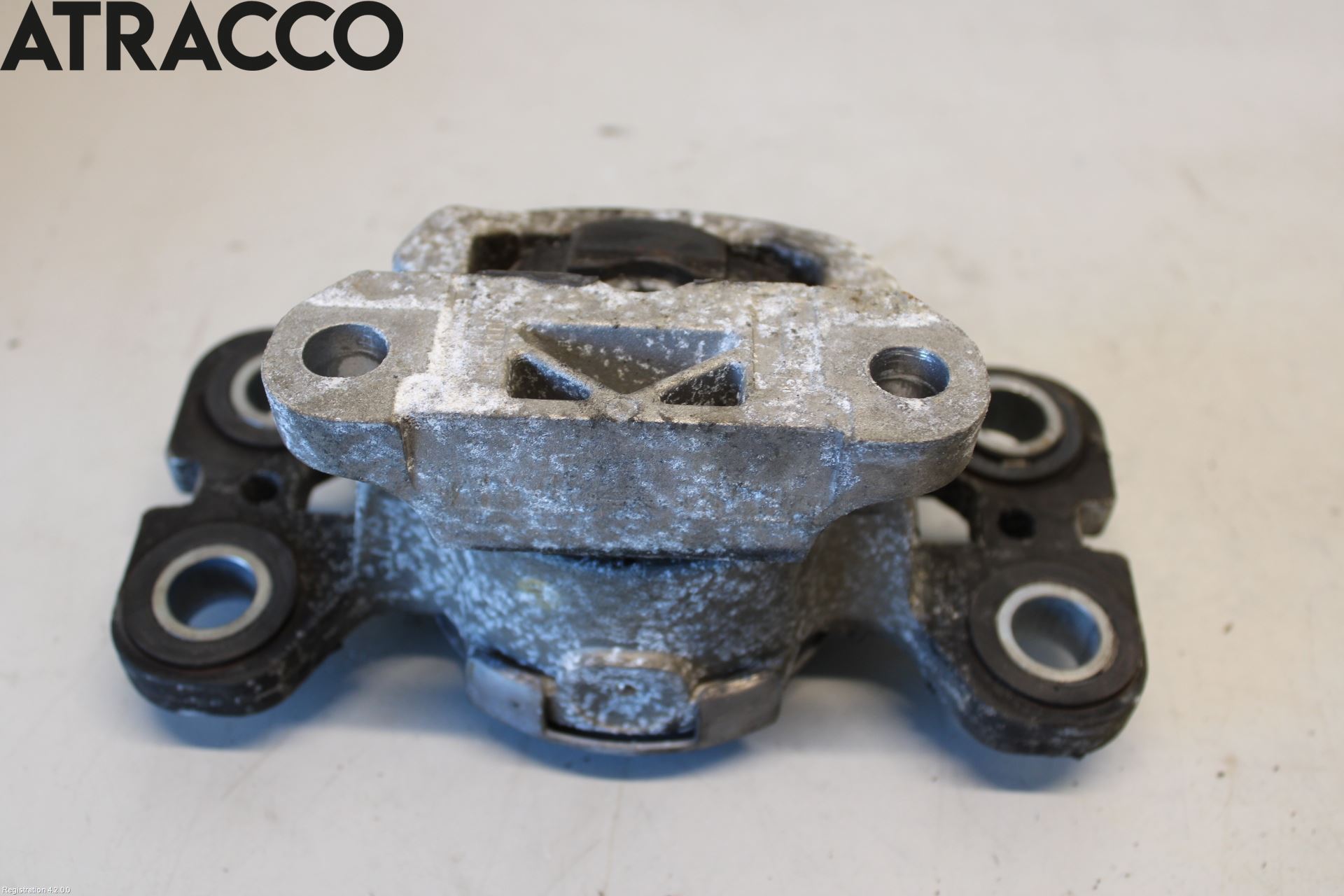 Volvo XC70 08-13 Motor Feste Gummi