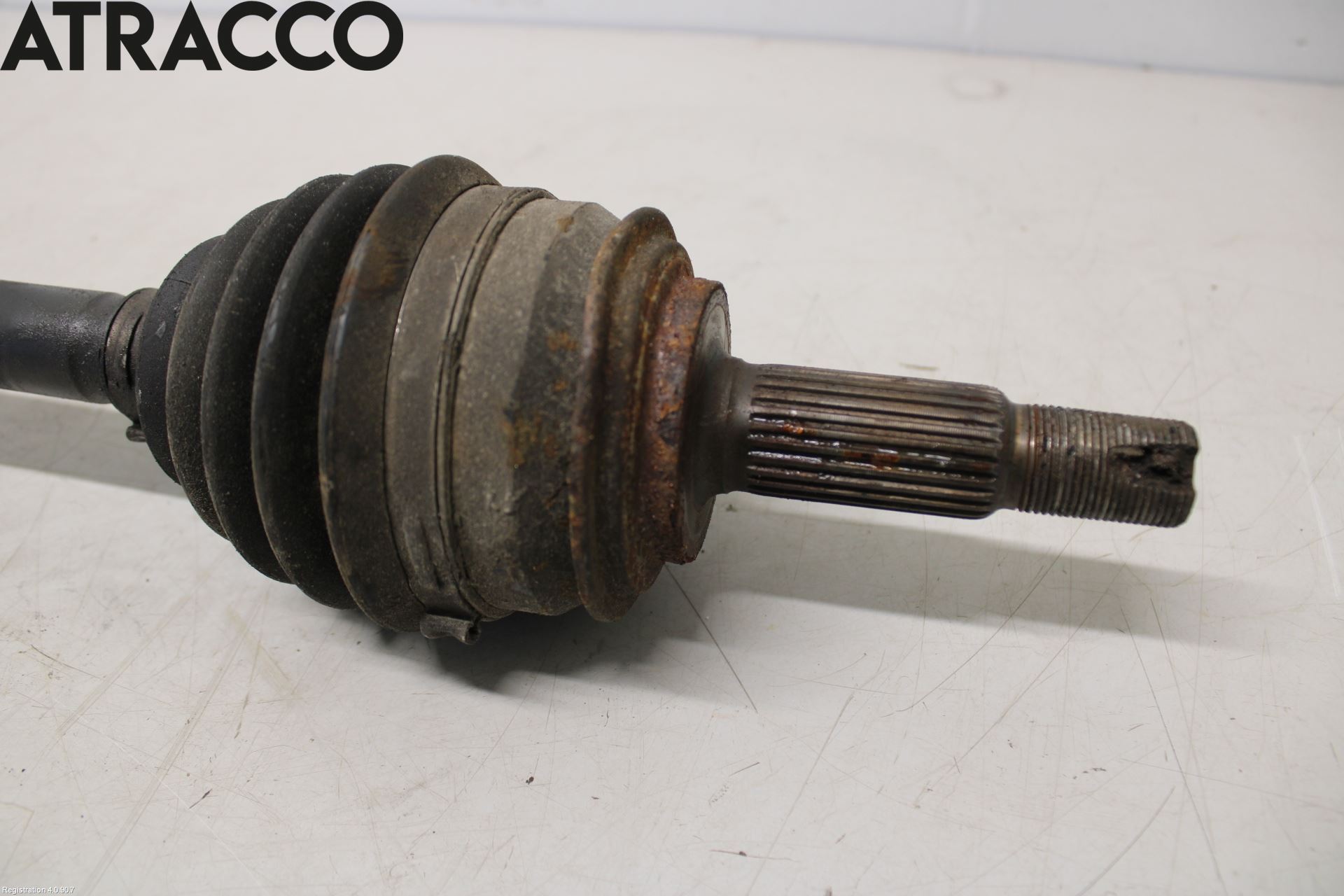 Toyota YARIS XP130 12-14 Drivaksel Foran Kompl Høyre