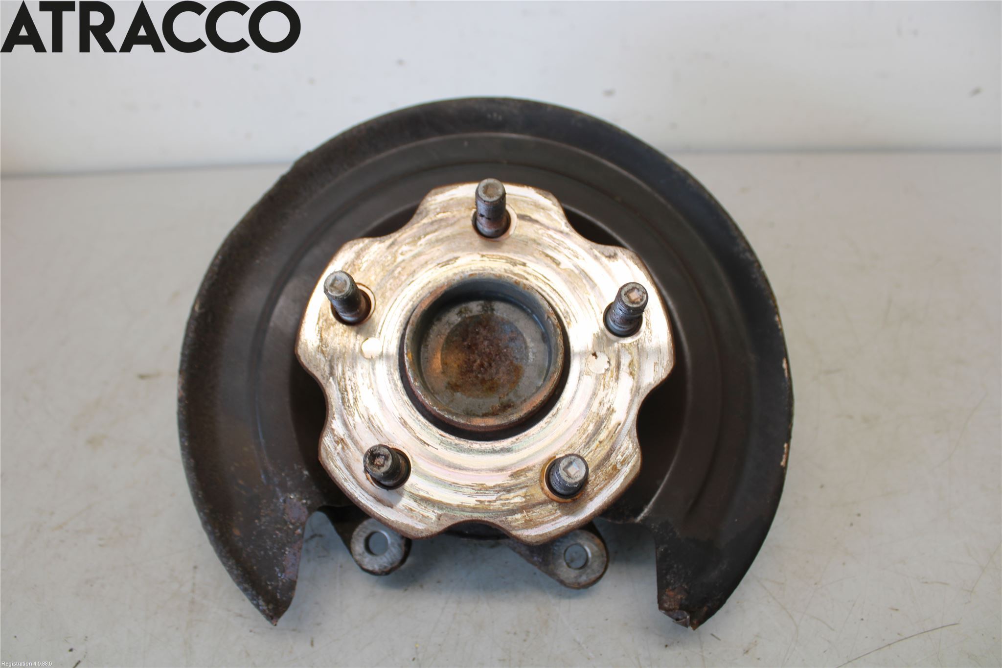 Toyota AURIS 13-19 Spindel Vb