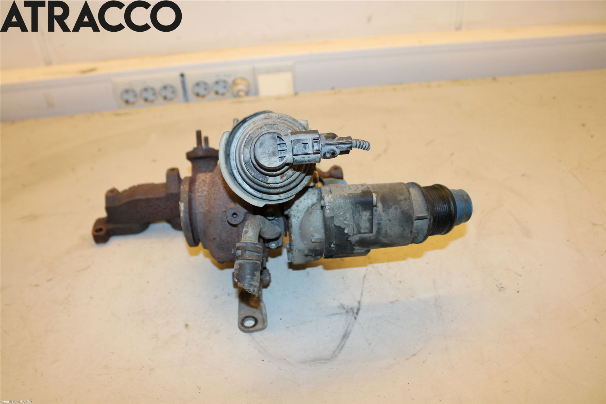 Volkswagen VW CADDY 11-15 Turboaggregat