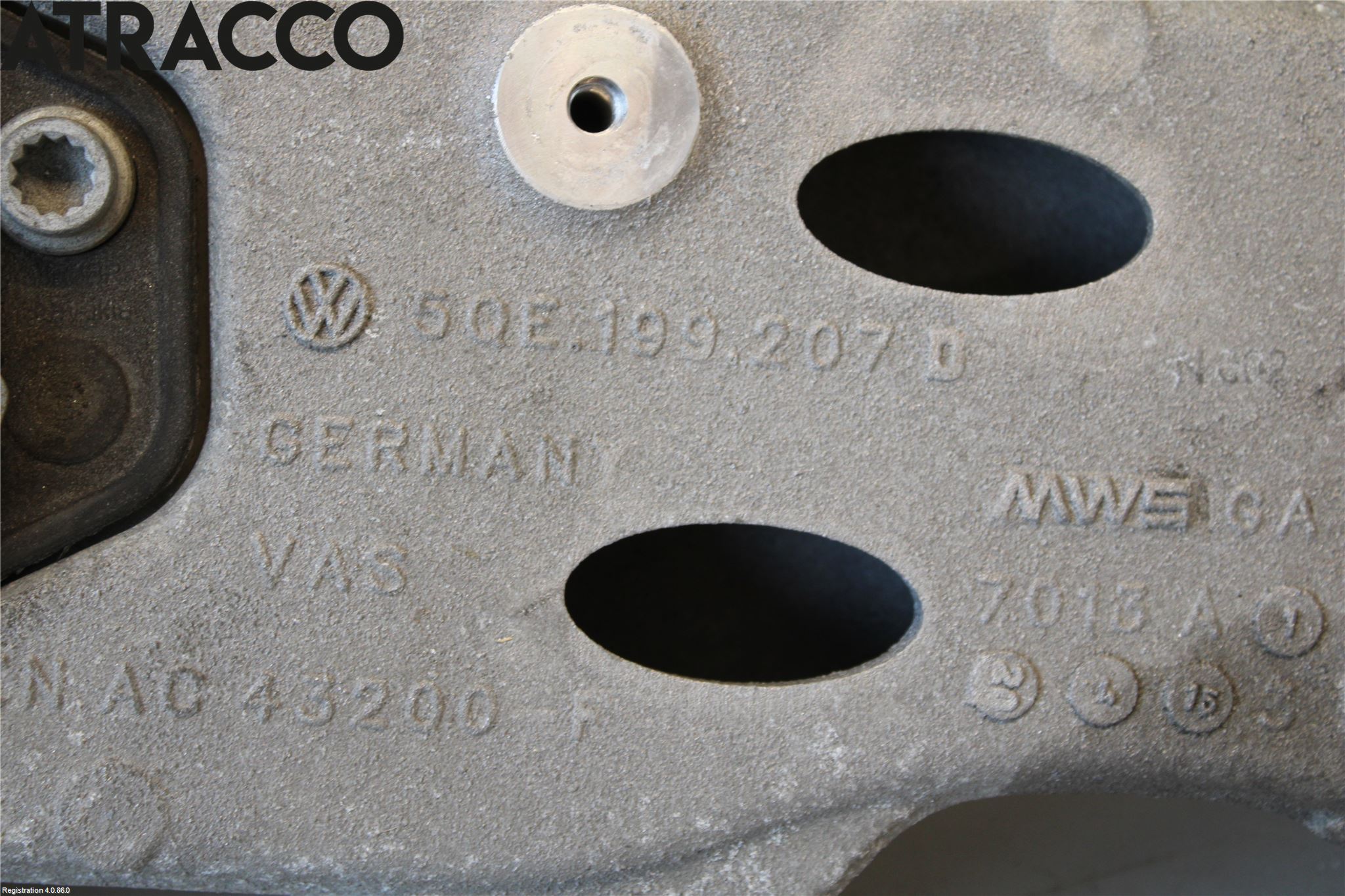 Volkswagen VW GOLF / E-GOLF VII 13-20 Motor Feste Stål-Alu