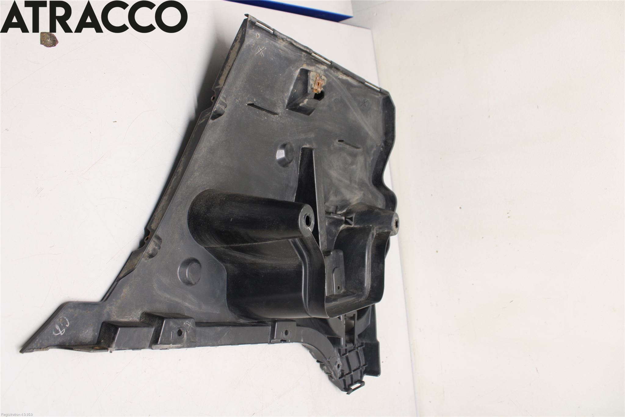 BMW 5 F10/F11/F18 09-17 Støtfangerfeste Bak Venstre