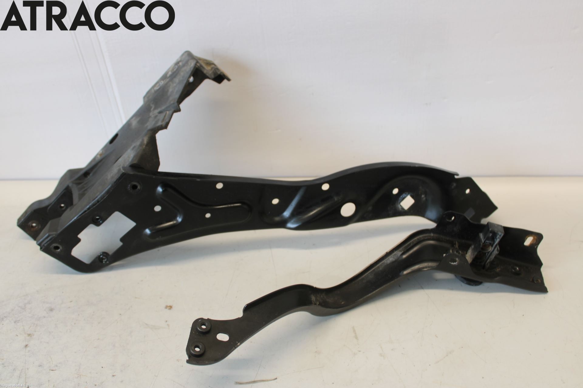 Mercedes-Benz MB E-KLASS (W212) 09-16 Frontlykt Holder-Feste