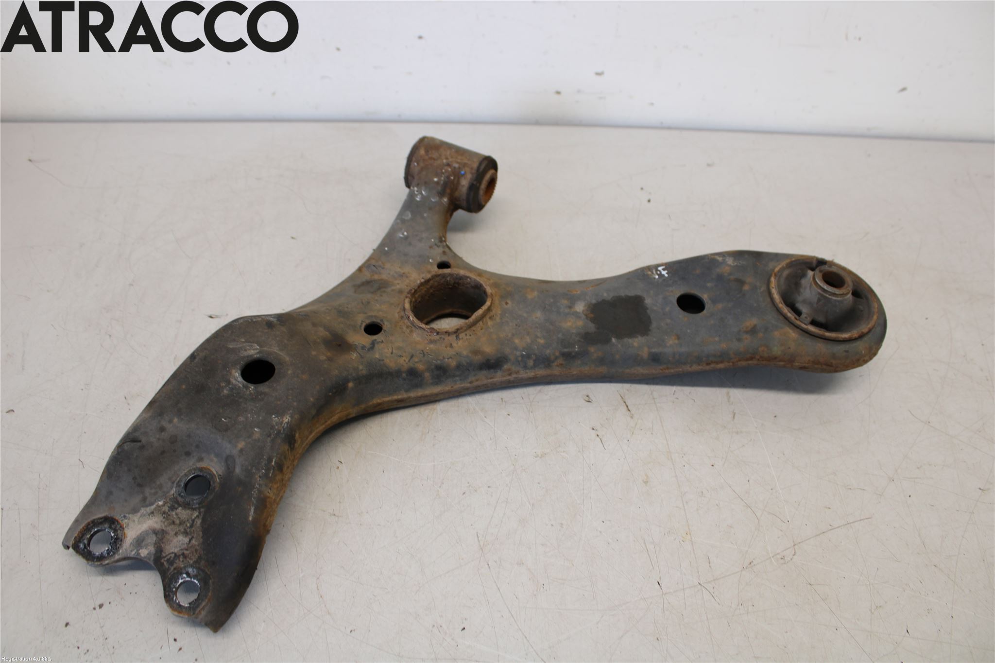 Toyota AURIS 13-19 Bærearm Foran Venstre Nedre