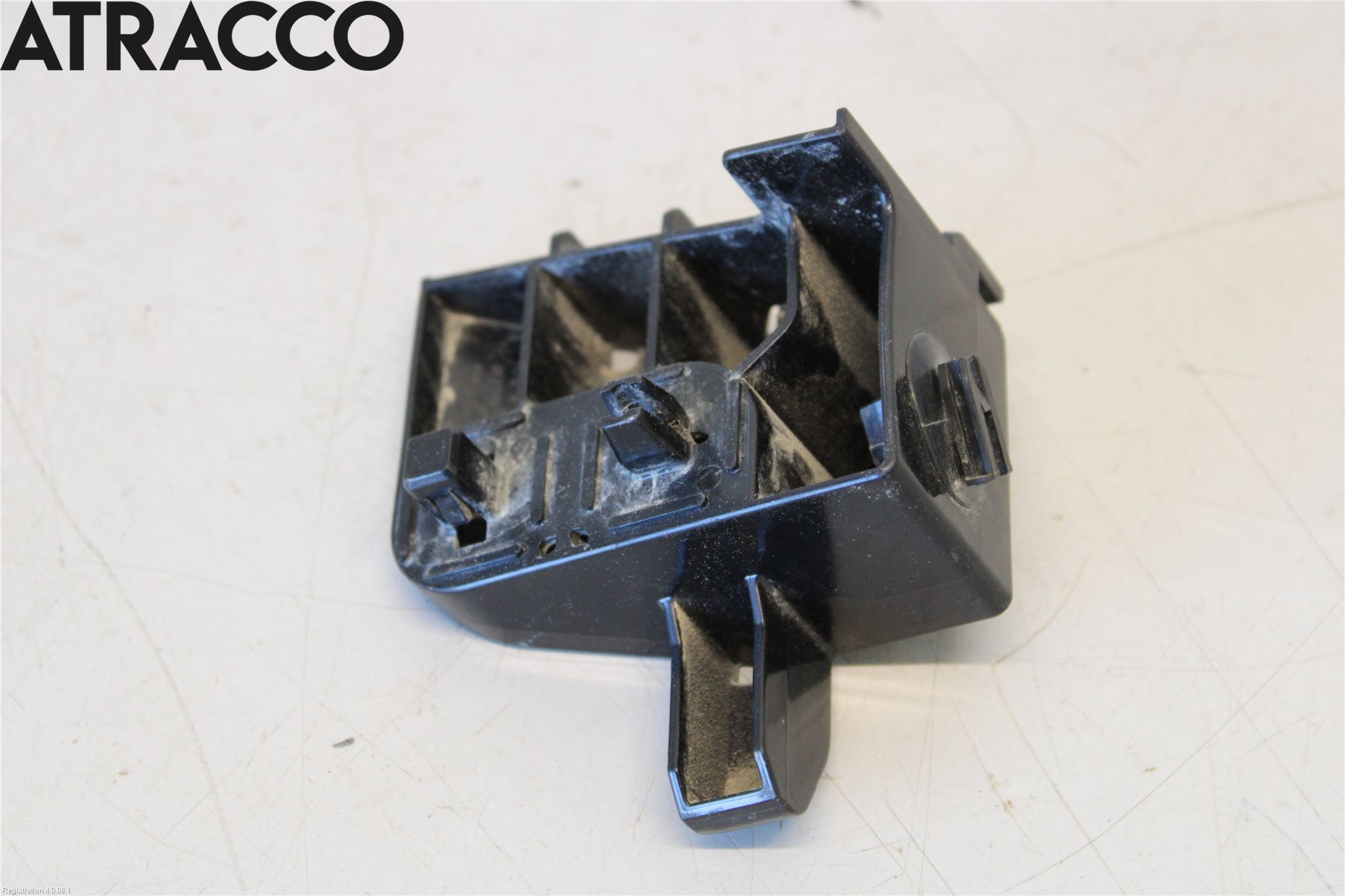 Nissan LEAF 18- Støtfangerfeste Bak Høyre