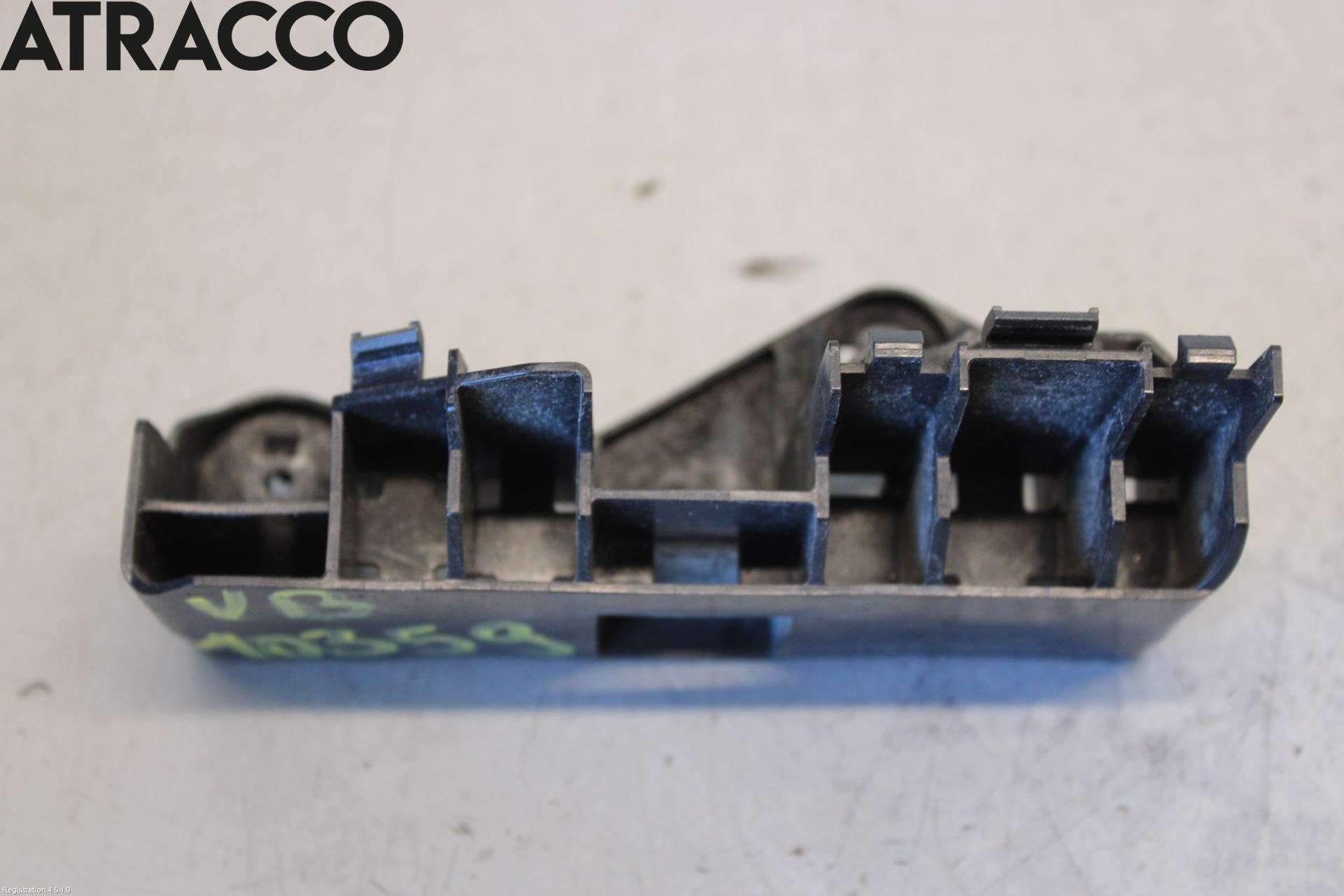 Suzuki SWIFT 11-16 Støtfangerfeste Bak Venstre