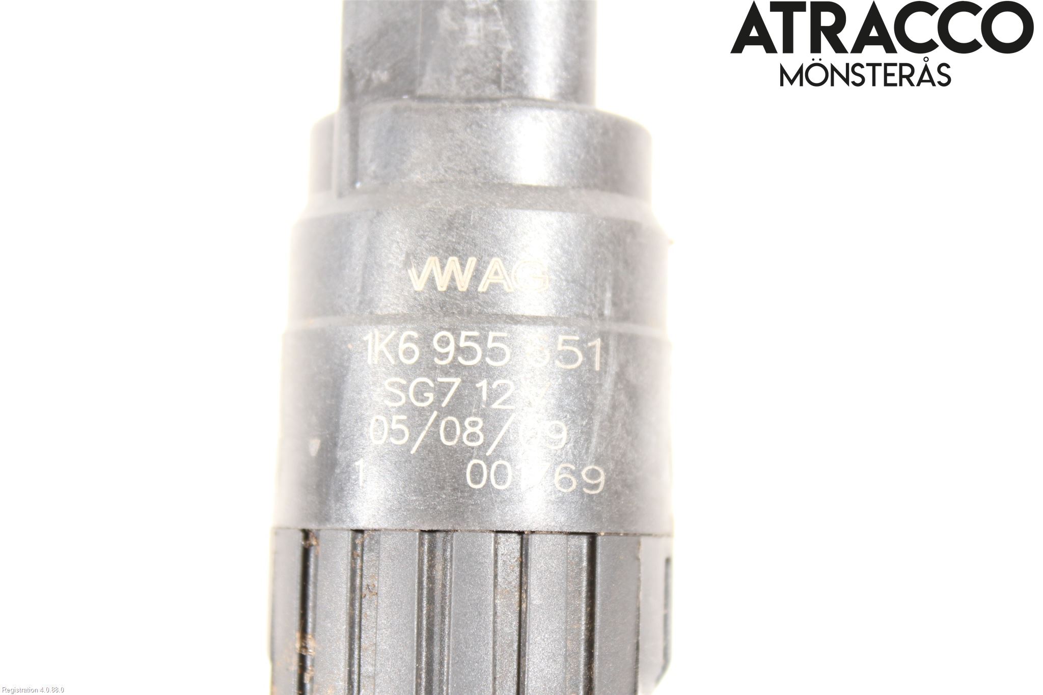 Volkswagen VW CADDY      04-10 Spylerpumpe Frontrute