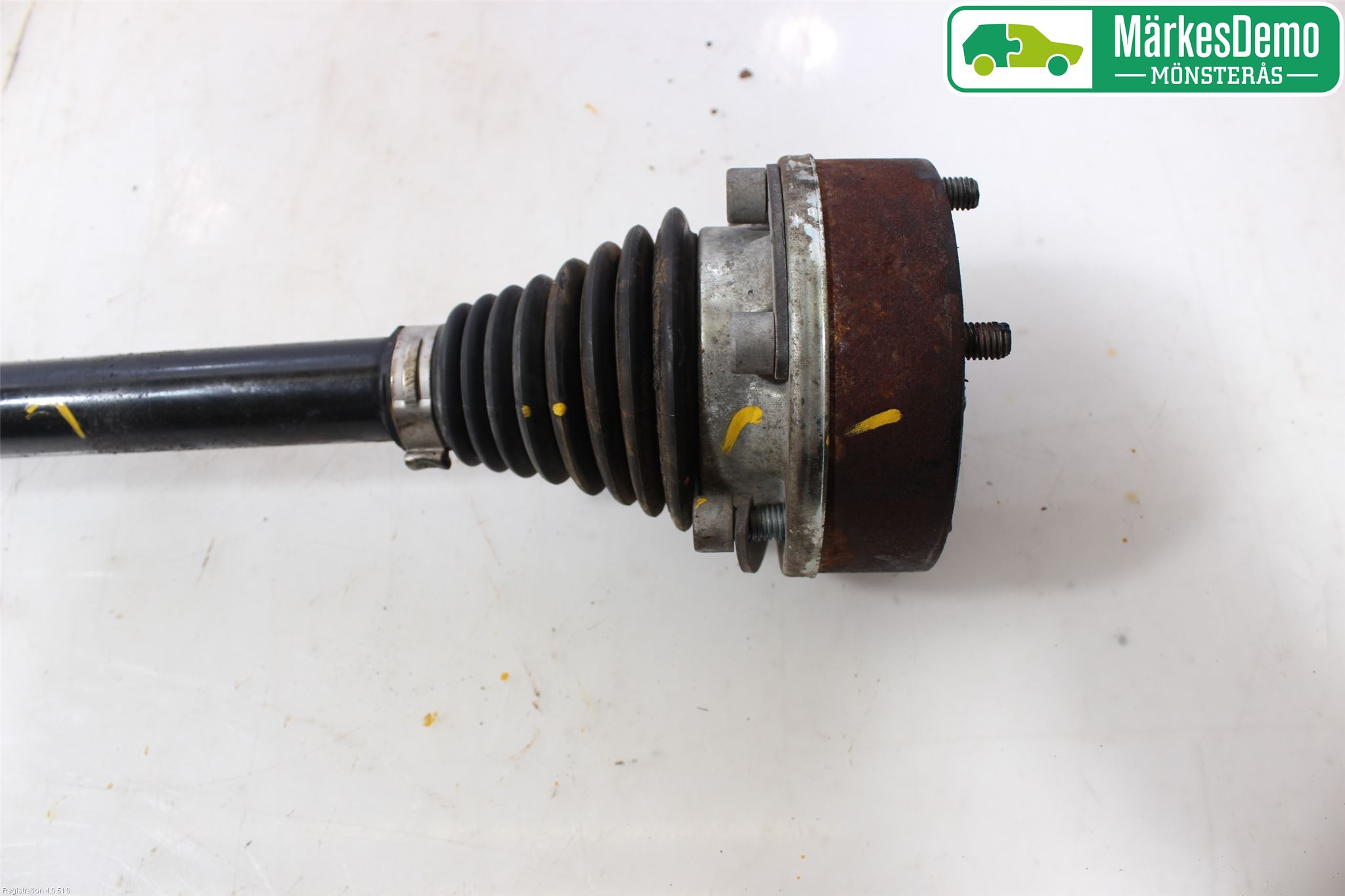 Volkswagen VW GOLF VI 09-13 Drivaksel Foran Kompl Venstre
