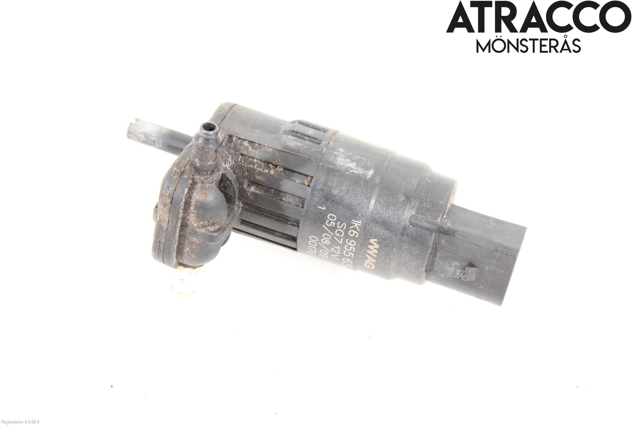 Volkswagen VW CADDY      04-10 Spylerpumpe Frontrute