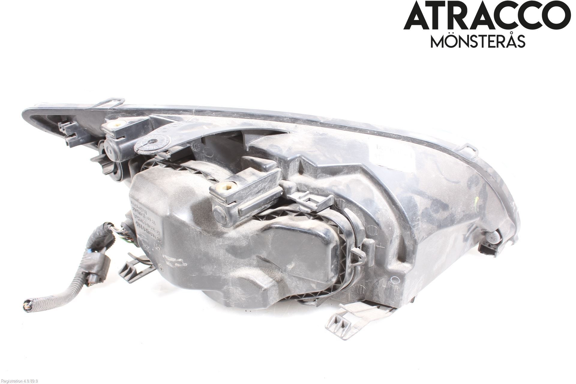 Ford FOCUS     04-07 Frontlykt Venstre