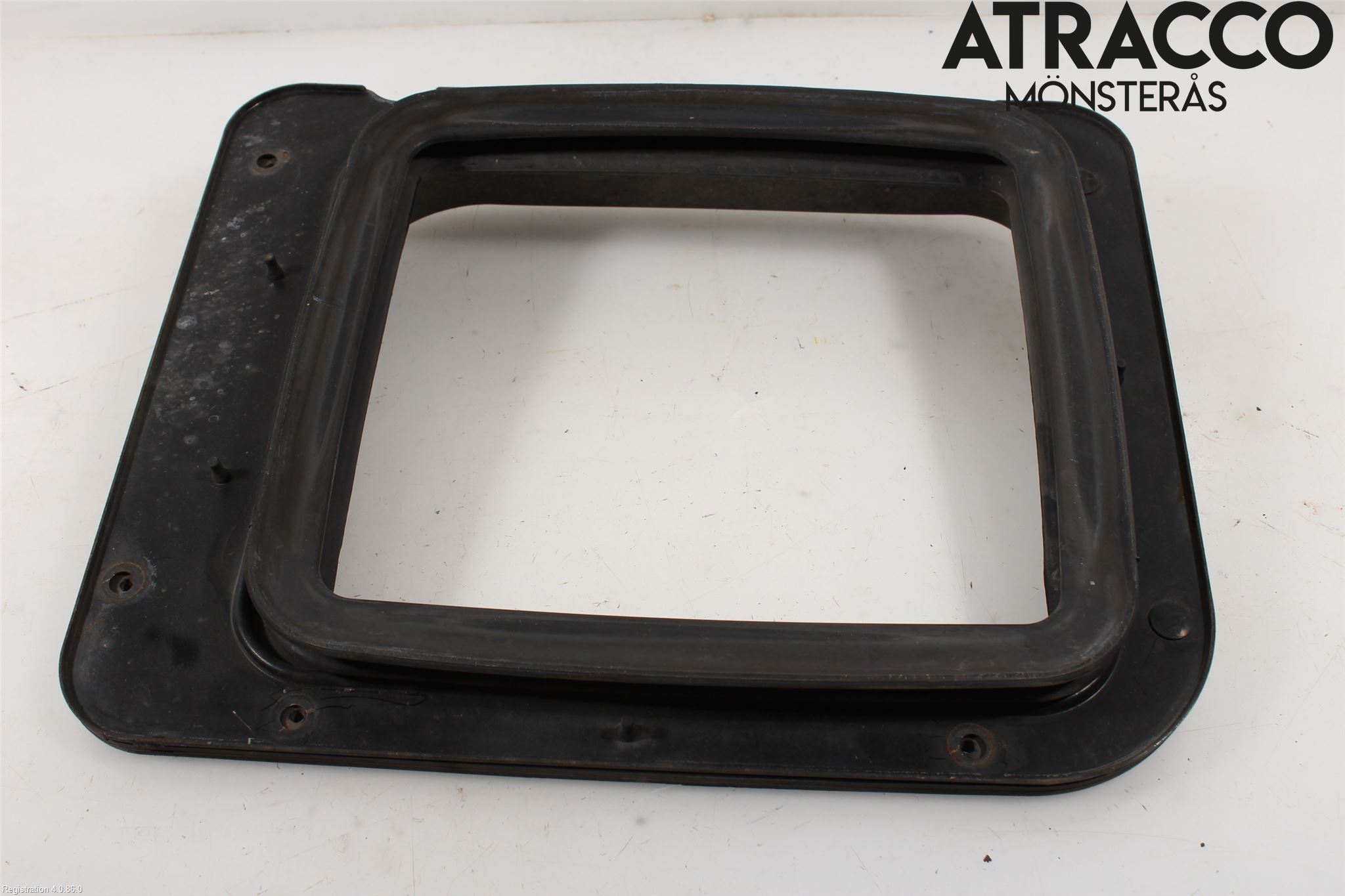 Nissan NAVARA 98-05 Panser Luftinntak Oppå