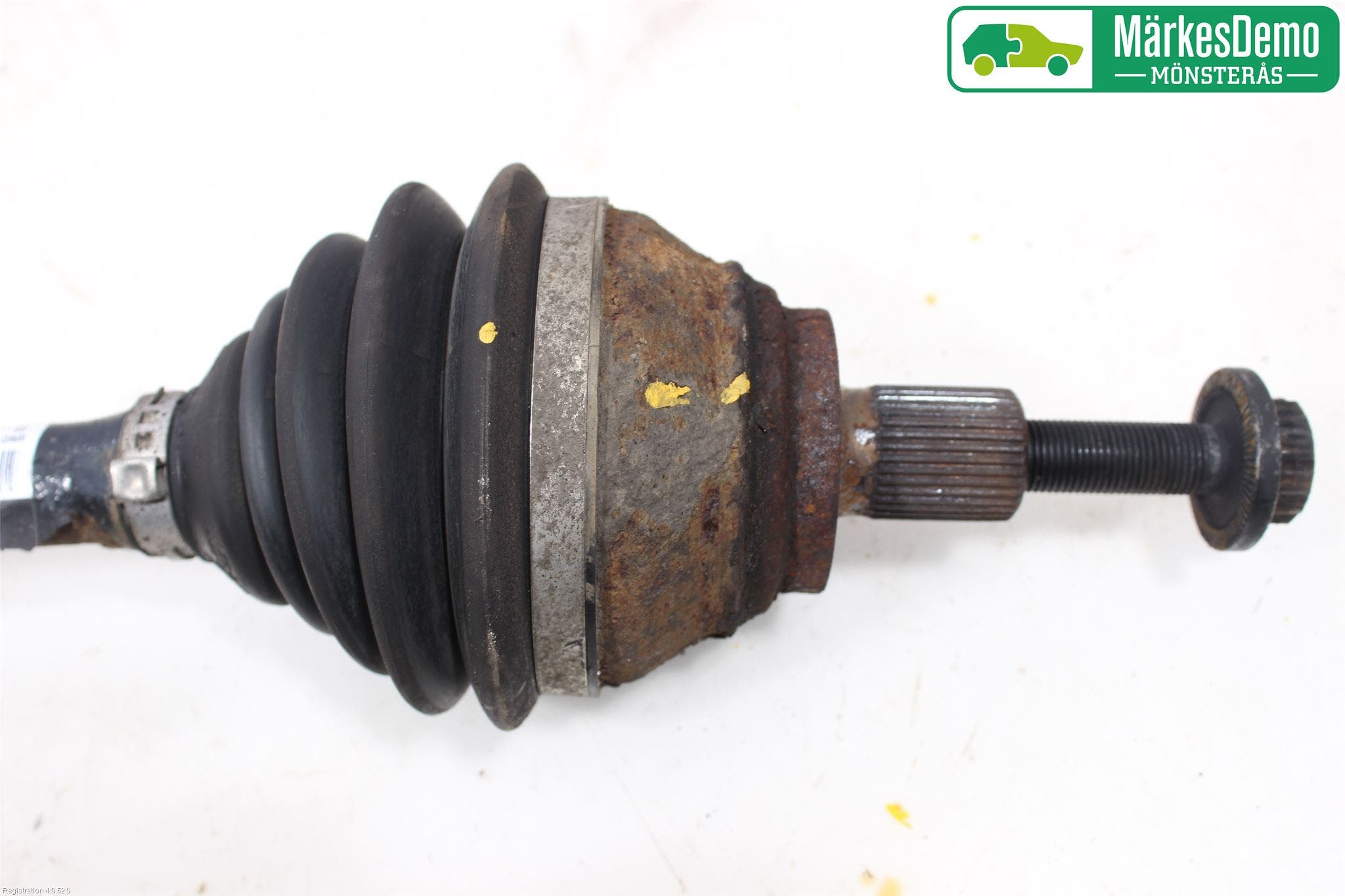 Volkswagen VW PASSAT 05-11 Drivaksel Foran Kompl Venstre