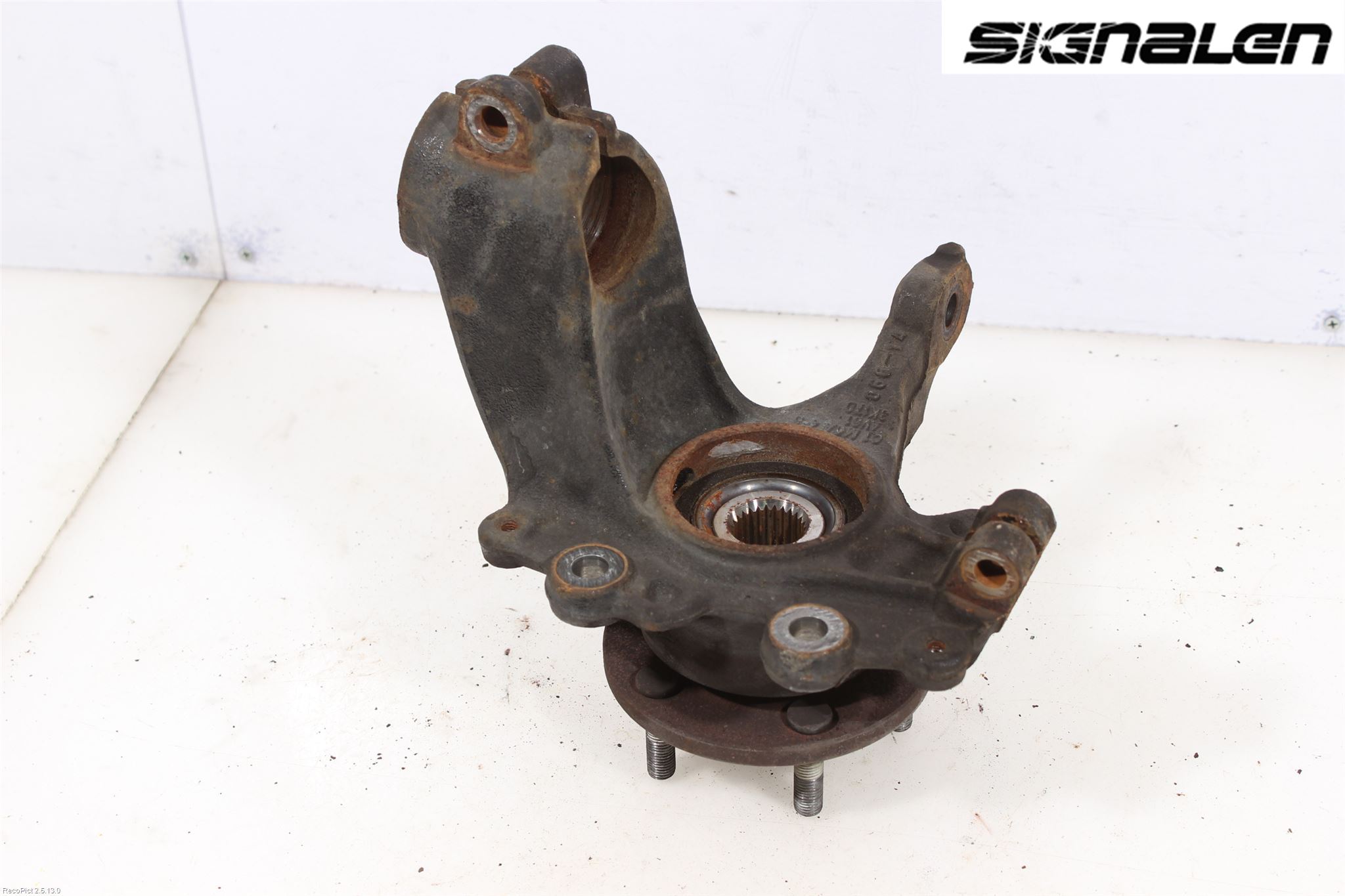 Ford FOCUS 11-14 Spindel Hf