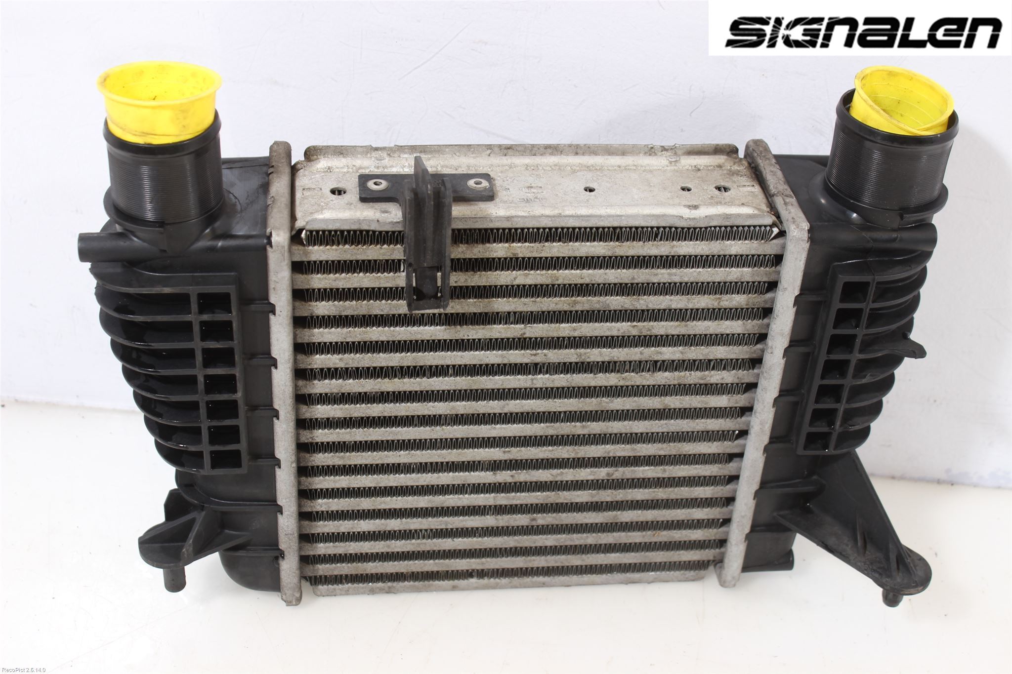 Renault CLIO III  06-09 Intercooler Radiator