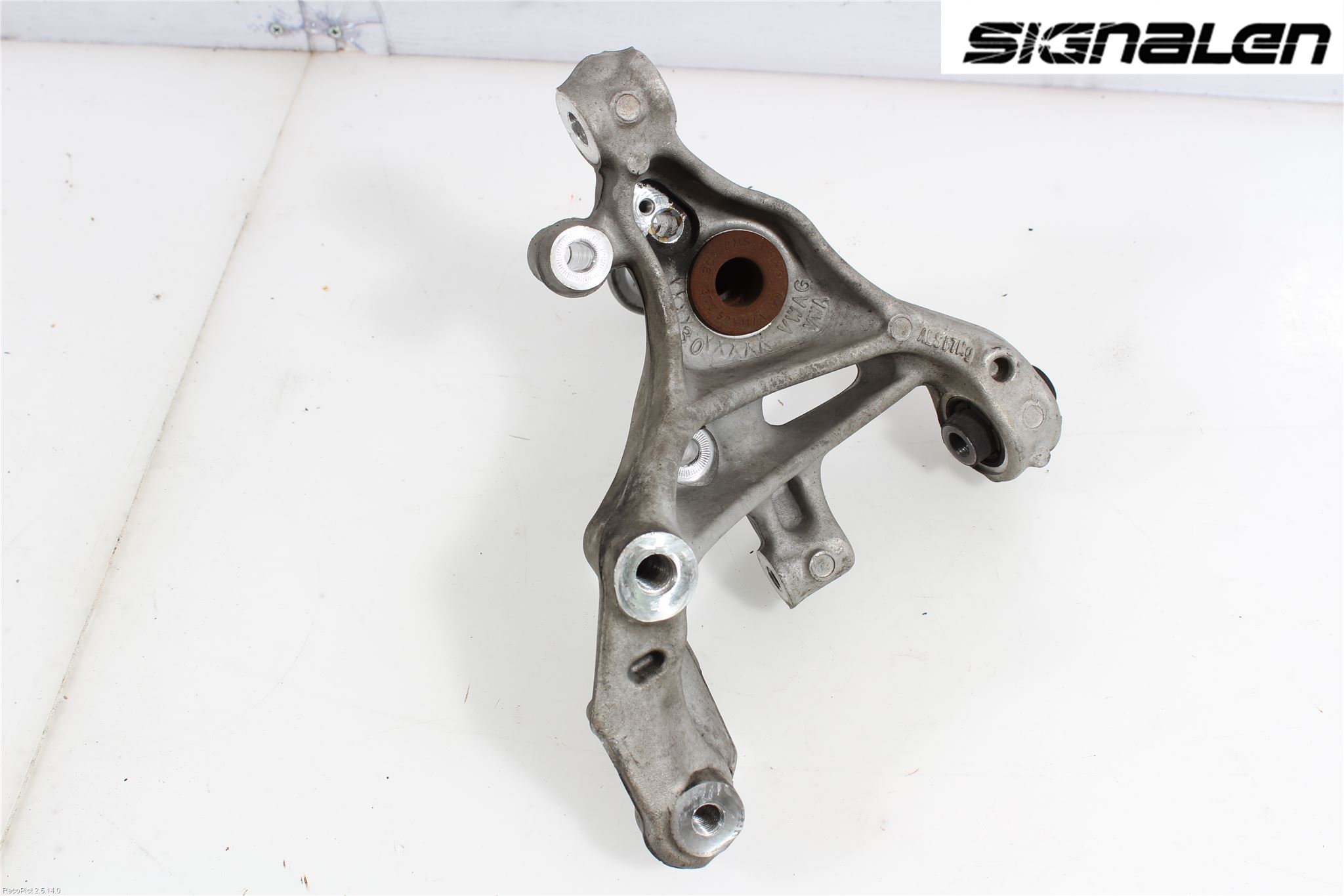Volkswagen VW PASSAT 15-19 Spindel Hb