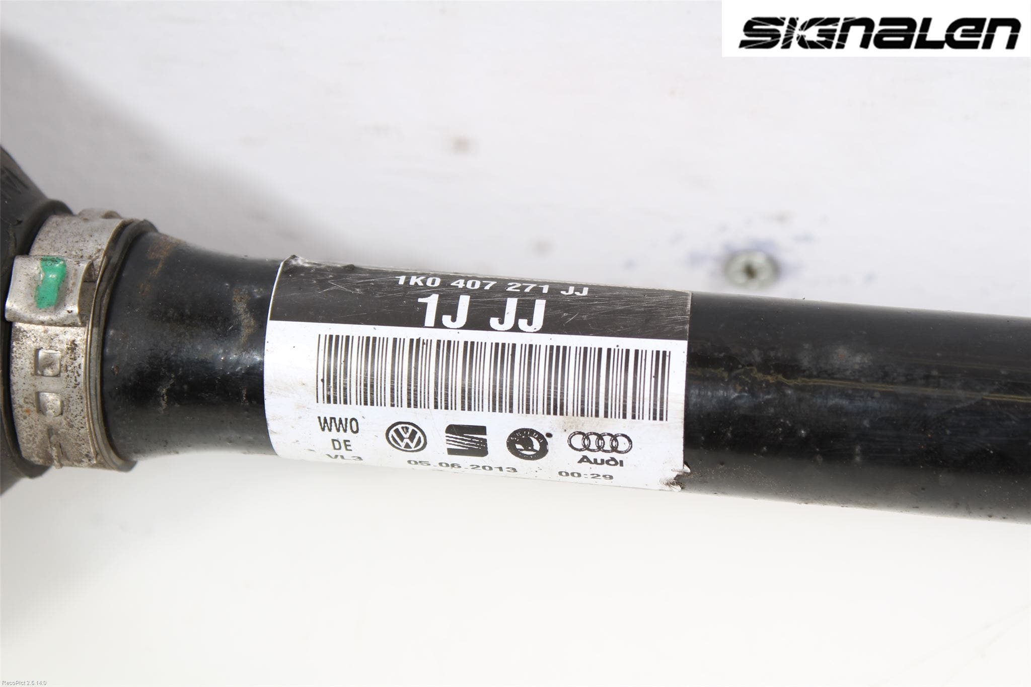 Volkswagen VW TOURAN 10-15 Drivaksel Foran Kompl Venstre
