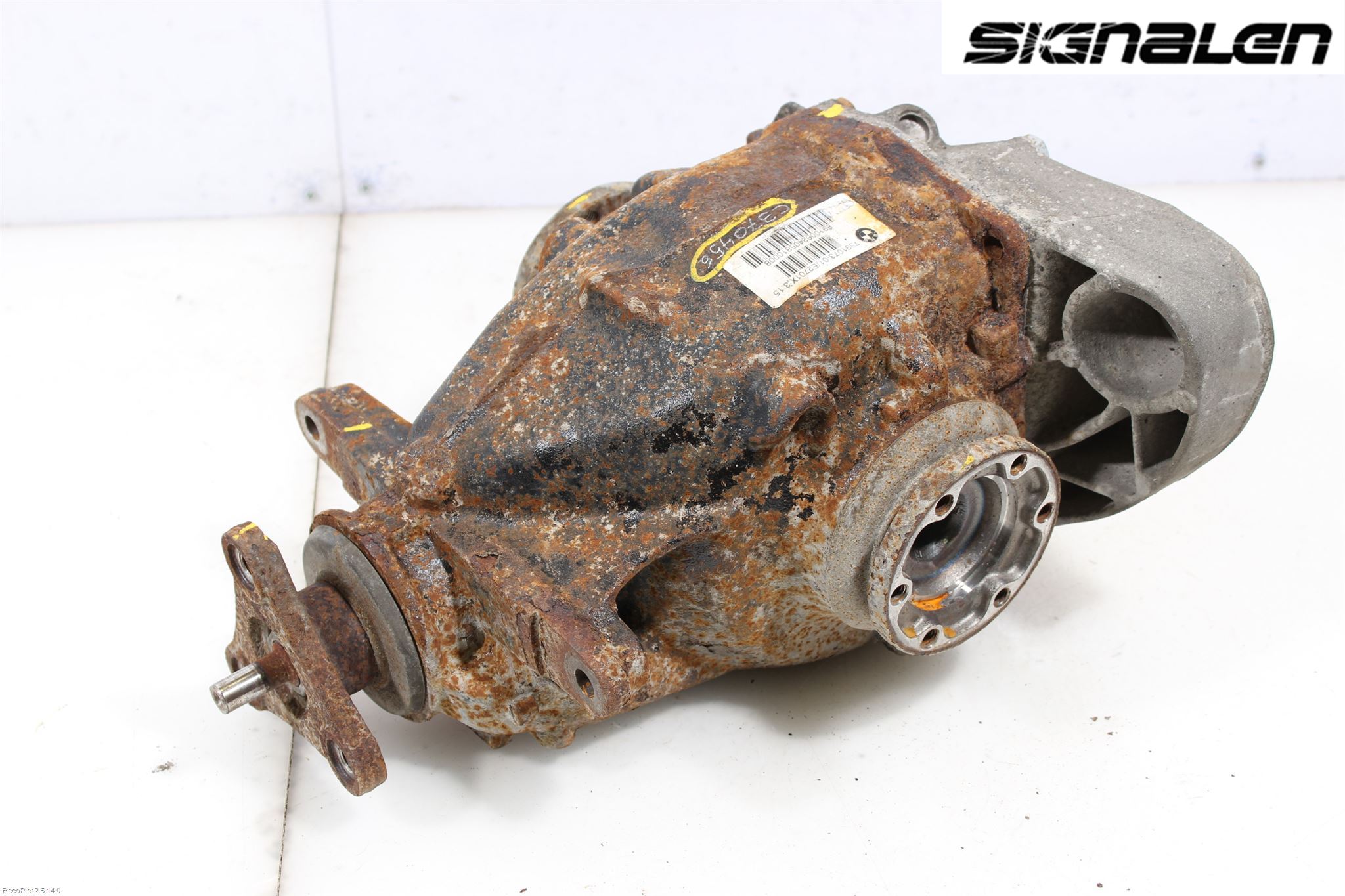 BMW 3 E90/91 SED/TOU 05-12 Bakaksel Kardang Bak -Diff