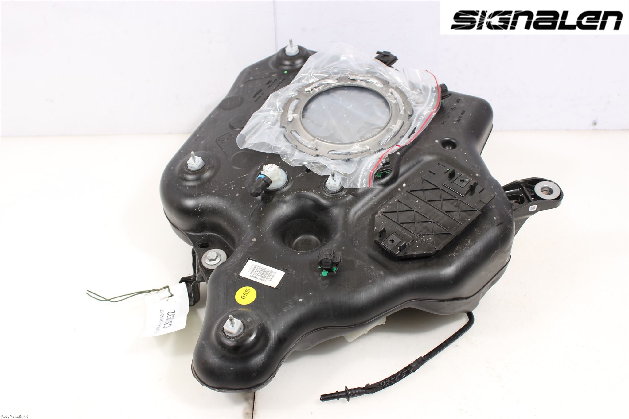 Audi A6 ALLROAD 12-18 Drivstofftank