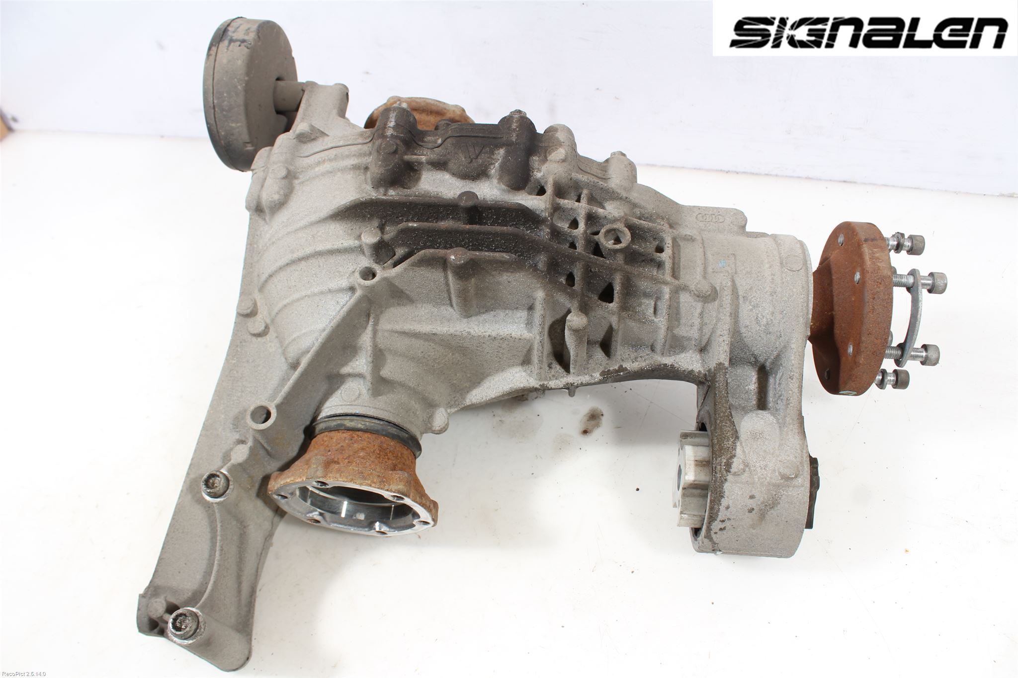 Audi A4/S4 B9 16-19 Bakaksel Kardang Bak -Diff