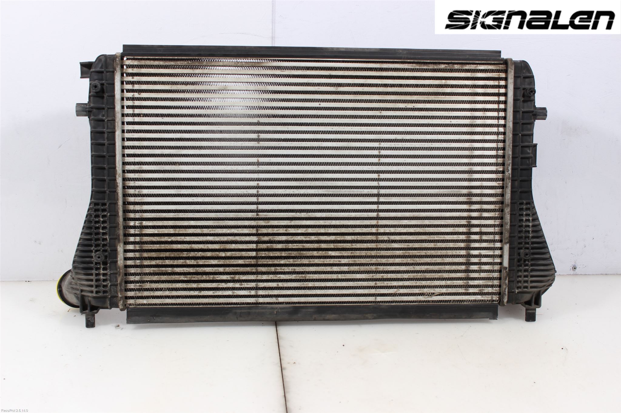 Volkswagen VW TOURAN 10-15 Intercooler Radiator