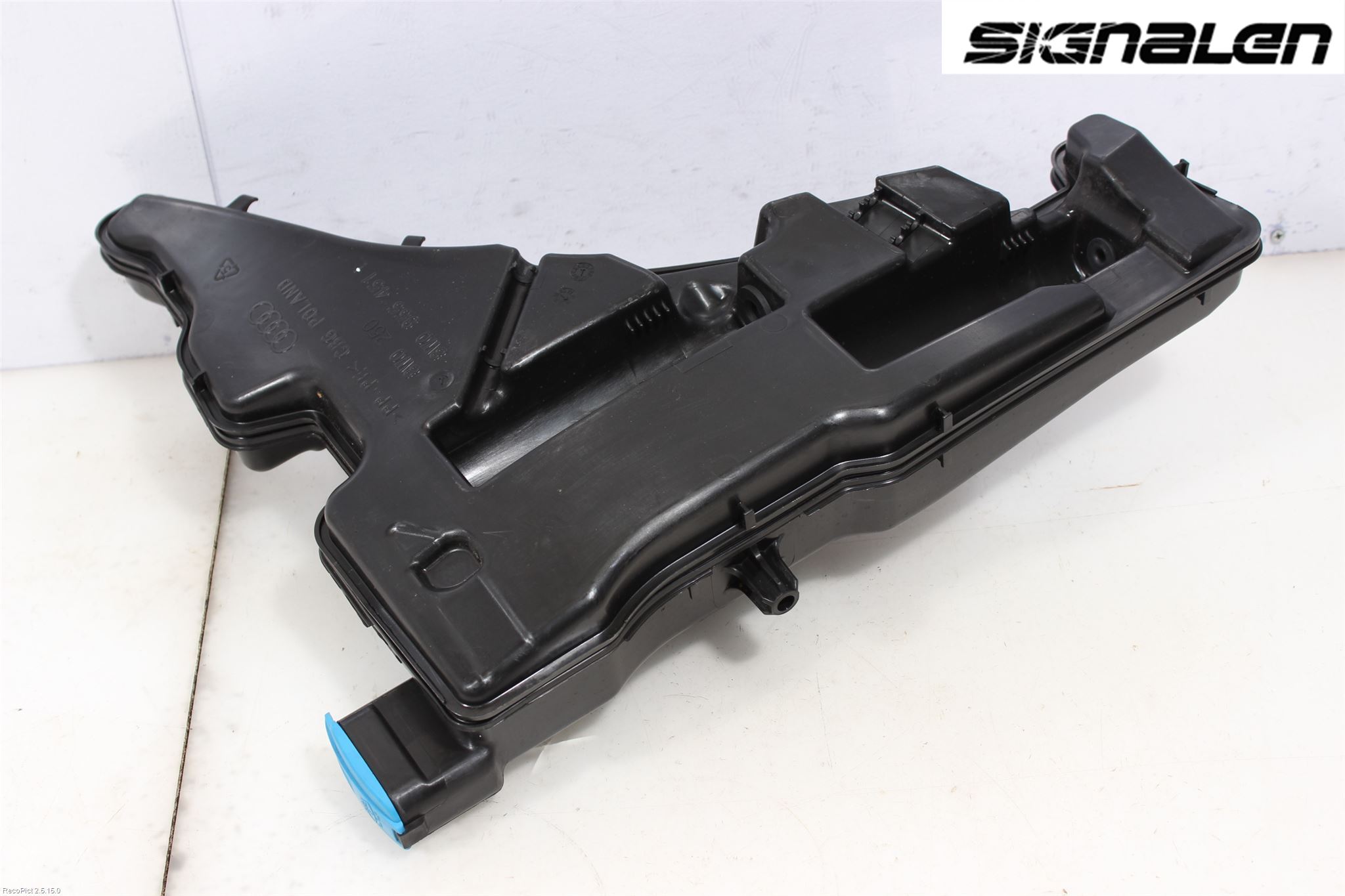 Audi A4/S4 B9 16-19 Spylerbeholder Frontrute-Lykte