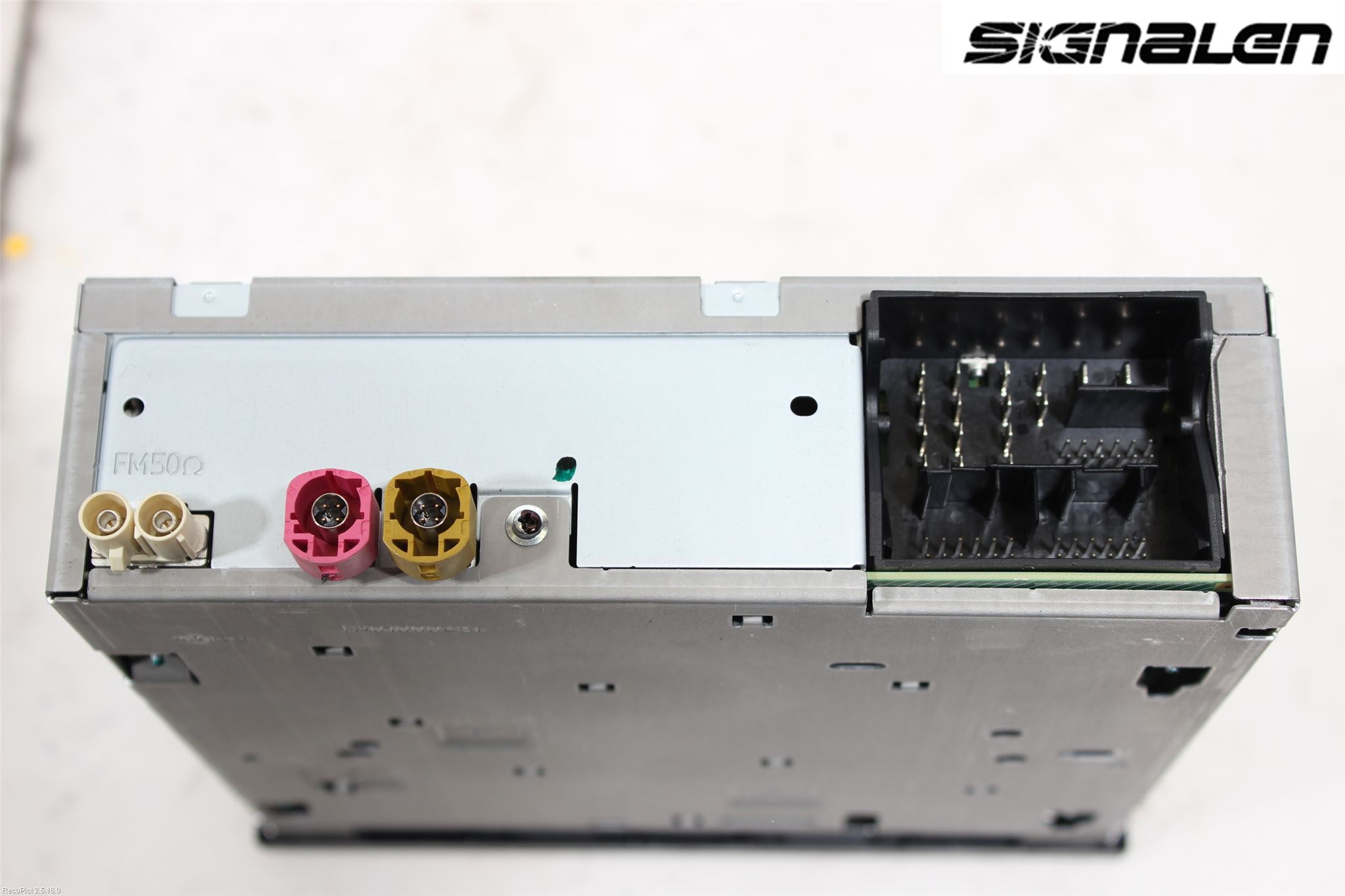Volkswagen VW GOLF SPORTSVAN 15-20 Stereo Radio