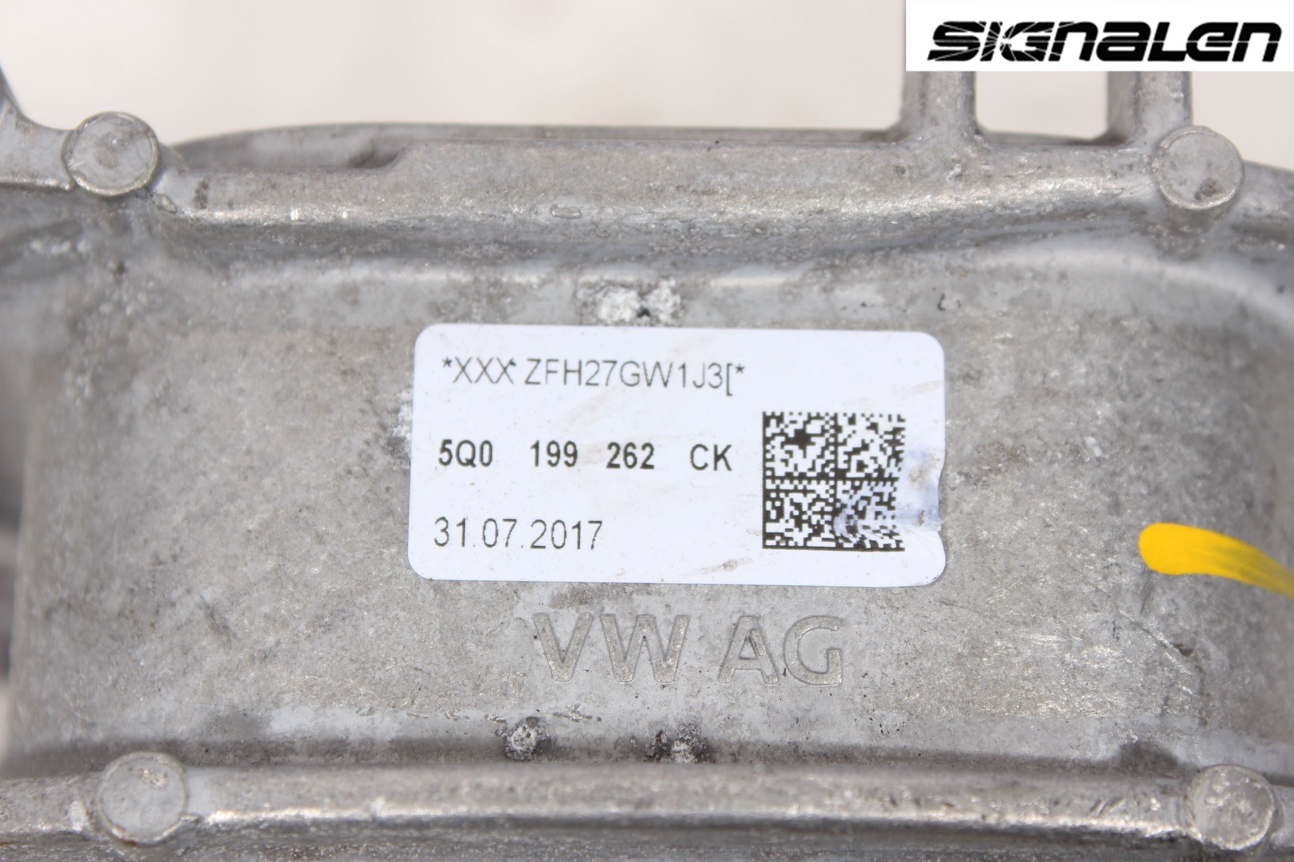 Volkswagen VW GOLF SPORTSVAN 15-20 Motor Feste Gummi