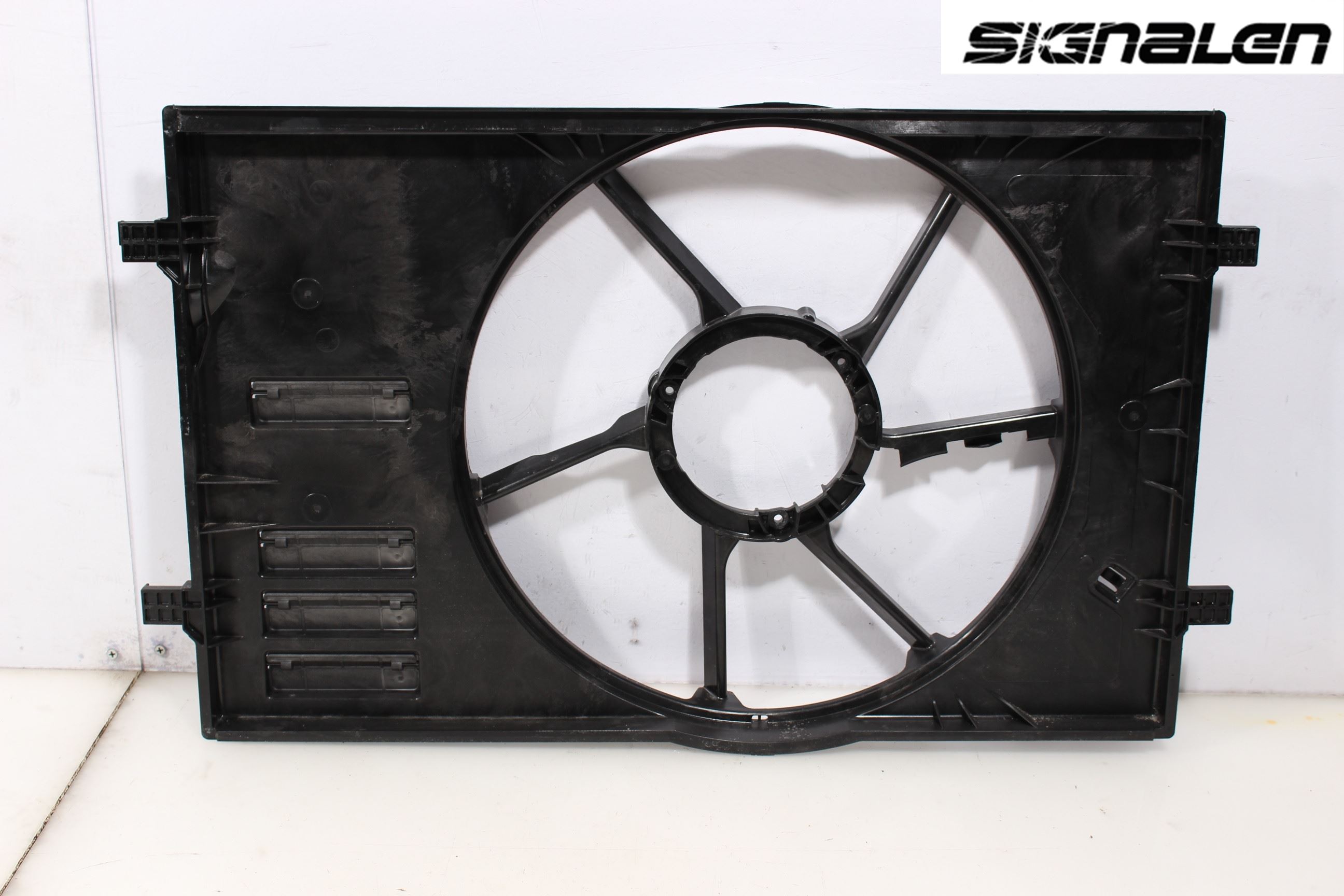 Volkswagen VW GOLF SPORTSVAN 15-20 Kjølevifte-Radiator Hus-Kåpe