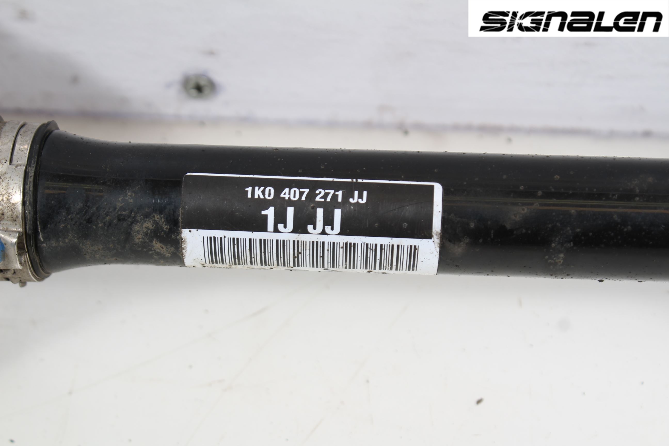 Volkswagen VW PASSAT 11-14 Drivaksel Foran Kompl Venstre