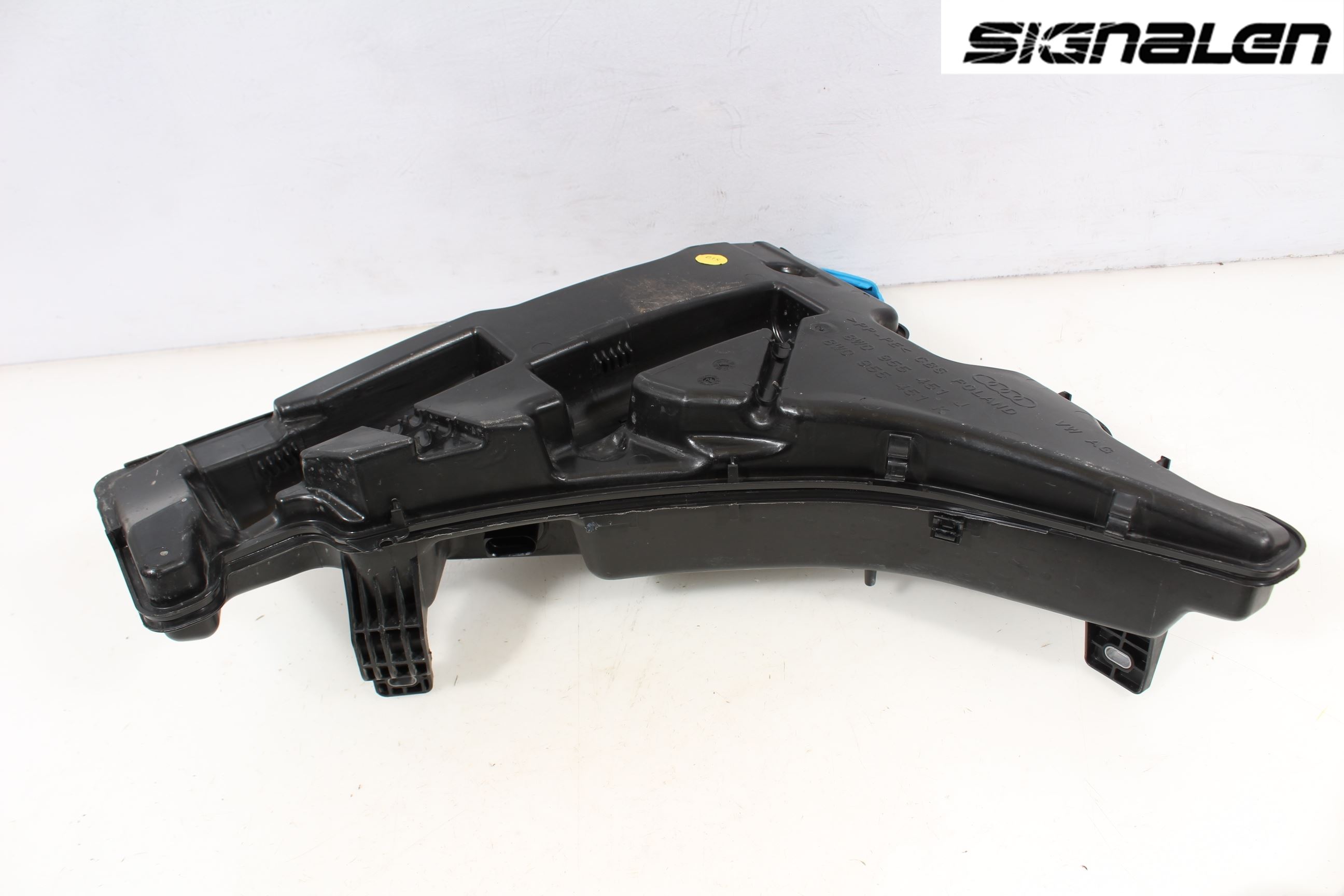 Audi A4/S4 B9 16-19 Spylerbeholder Frontrute-Lykte
