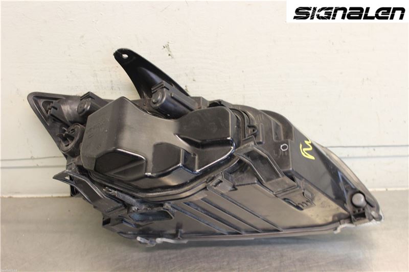 Ford FOCUS     04-07 Frontlykt Venstre