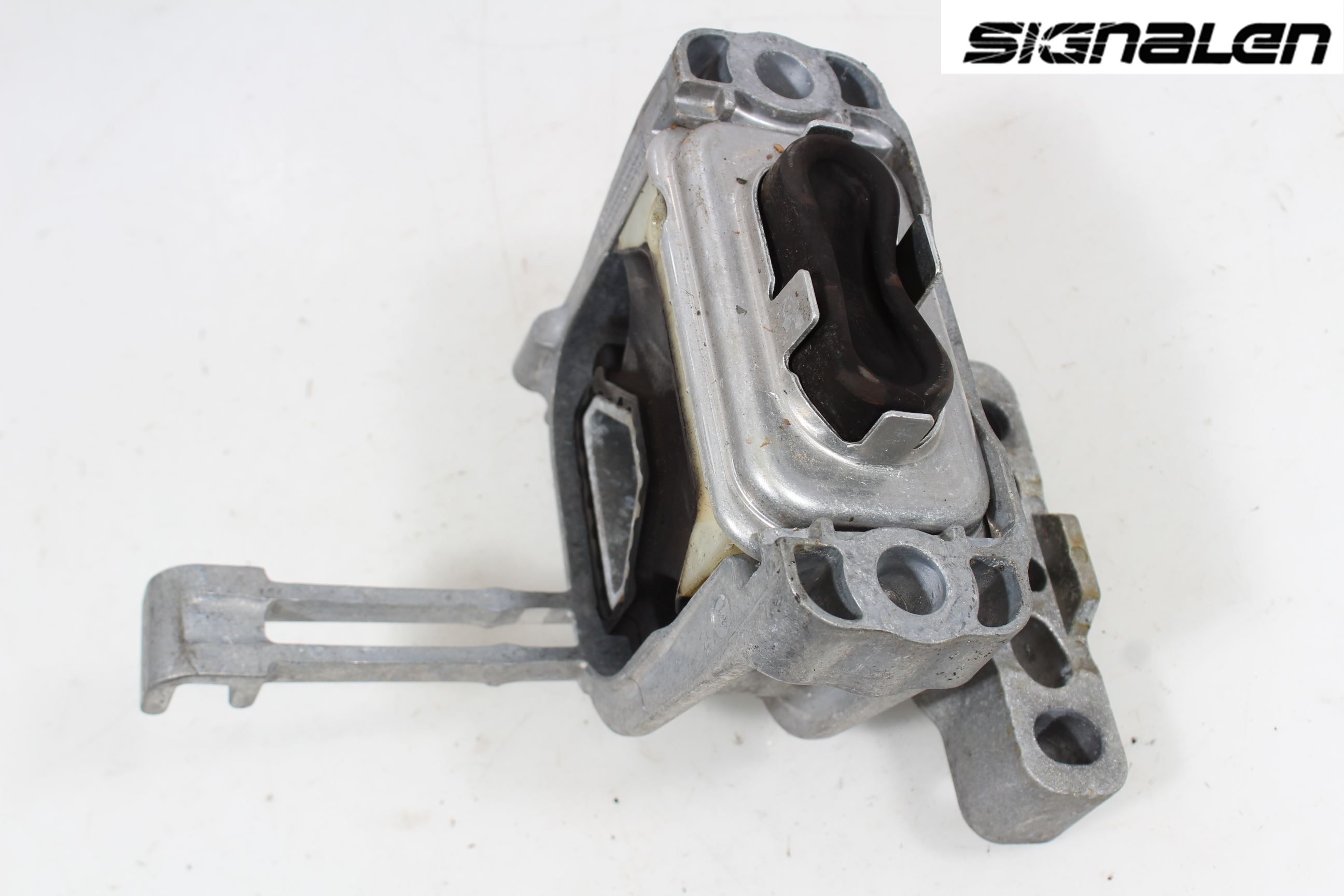 Volkswagen VW GOLF SPORTSVAN 15-20 Motor Feste Gummi