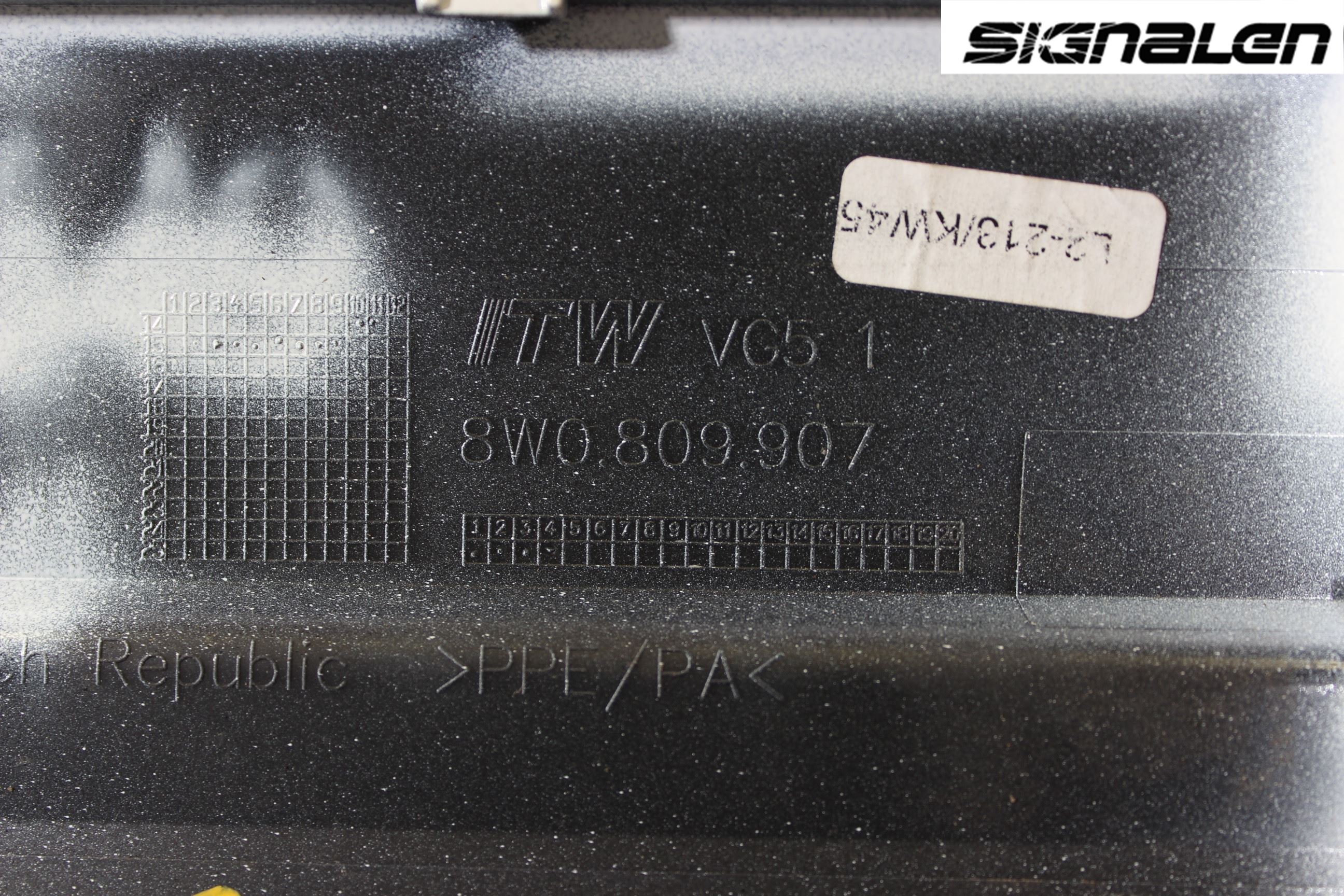 Audi A4/S4 B9 16-19 Drivstoff Tankluke