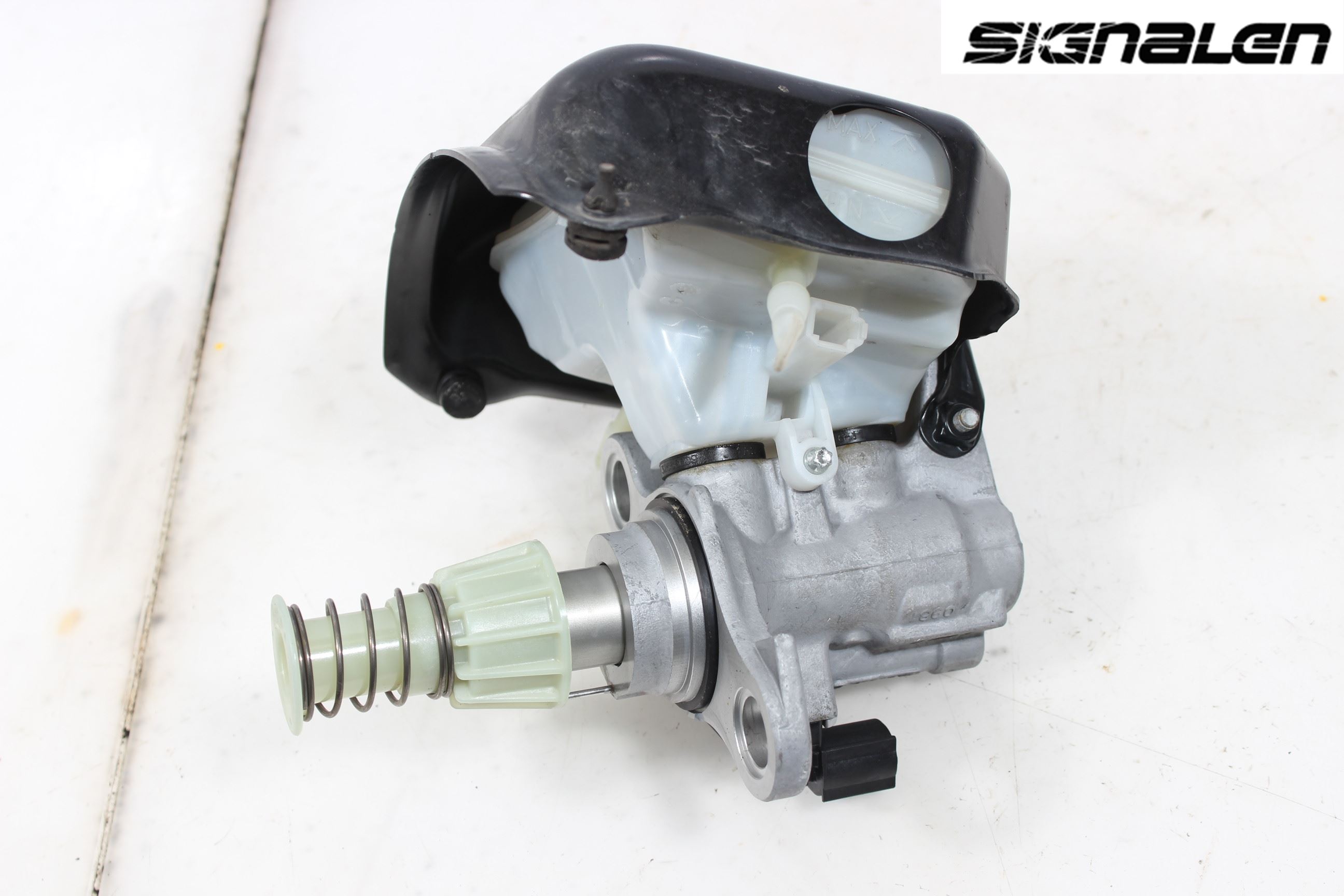 Audi A4/S4 B9 16-19 Brems Hovedsylinder