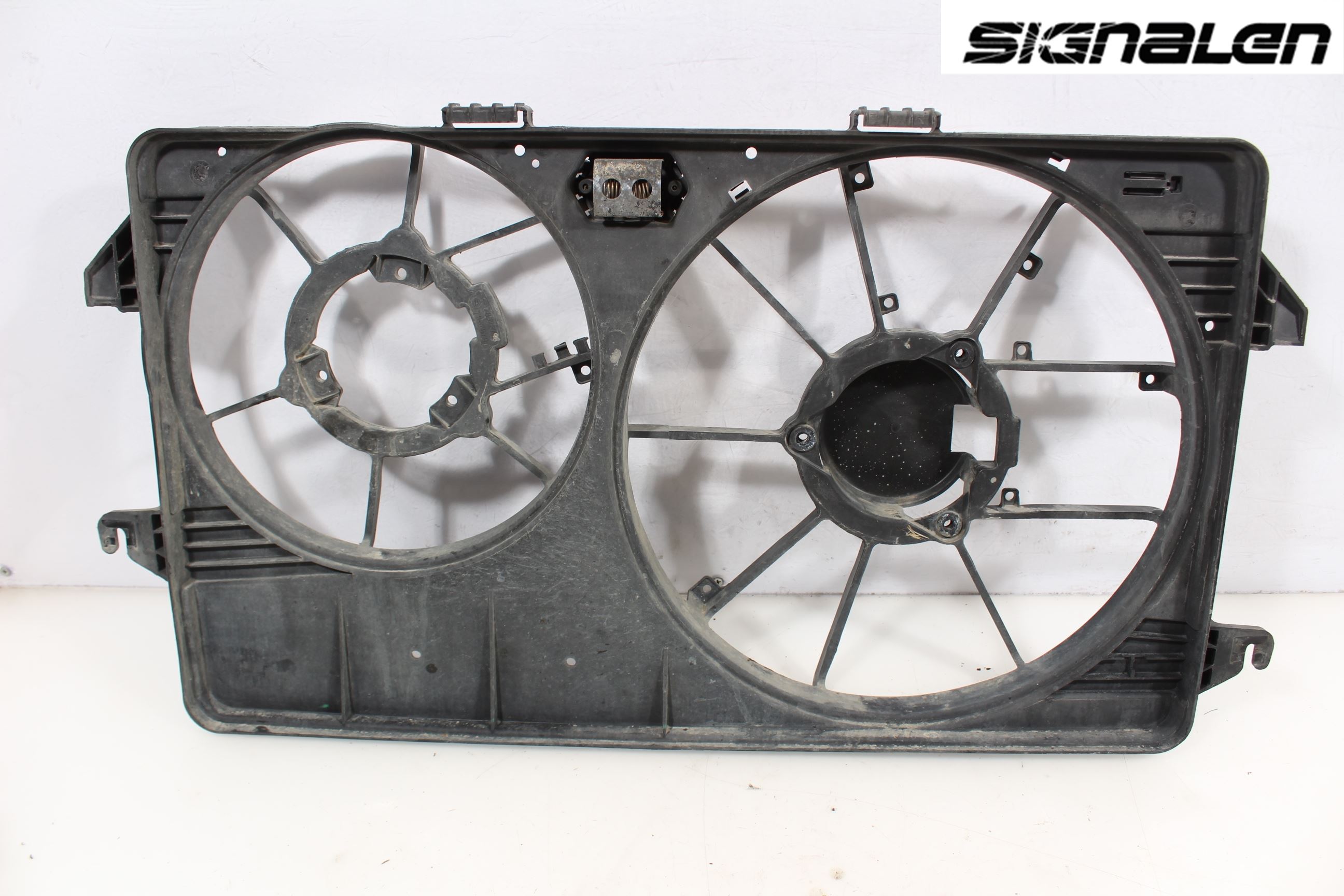 Ford TRANSIT CONNECT 03-08 Kjølevifte-Radiator Hus-Kåpe
