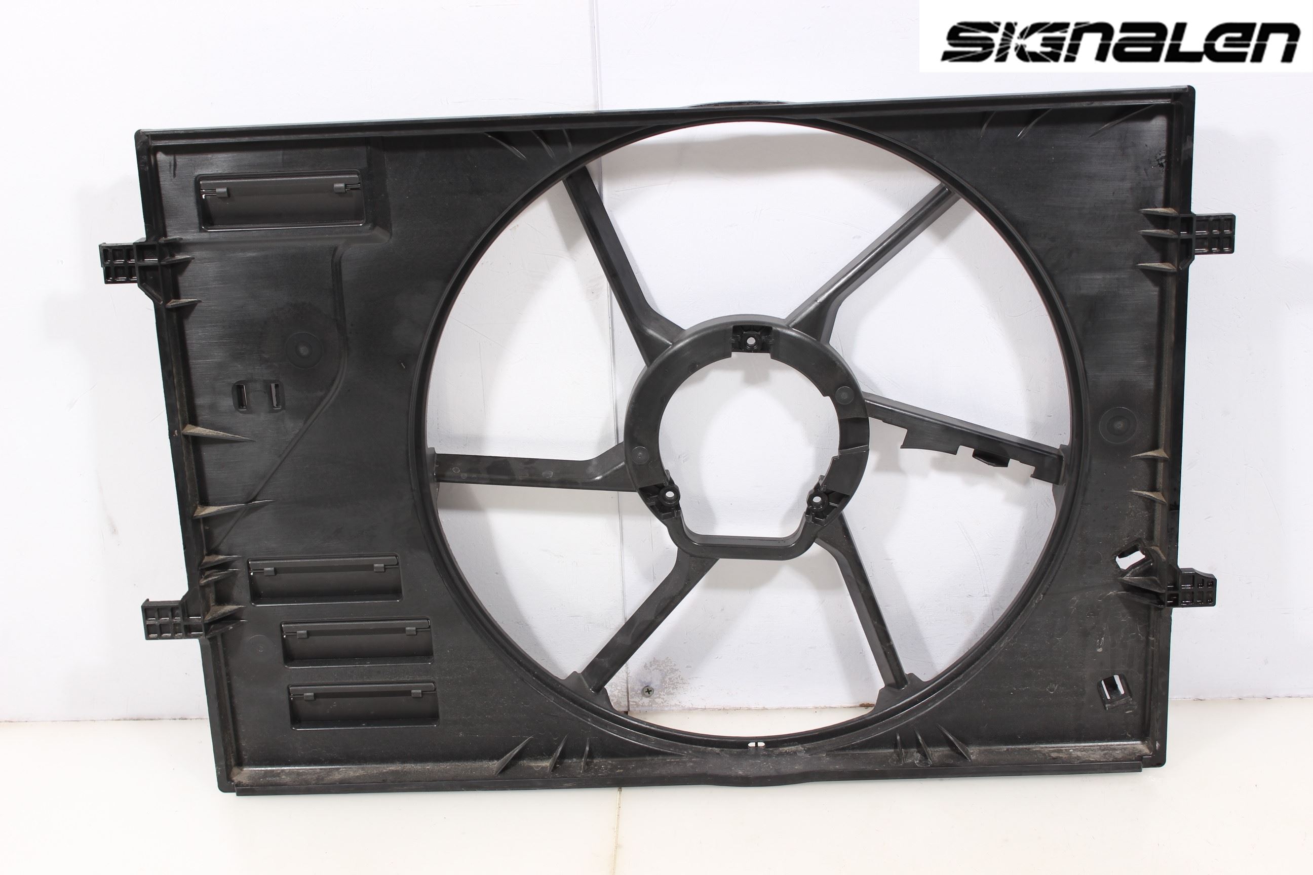 Volkswagen VW GOLF SPORTSVAN 15-20 Kjølevifte-Radiator Hus-Kåpe