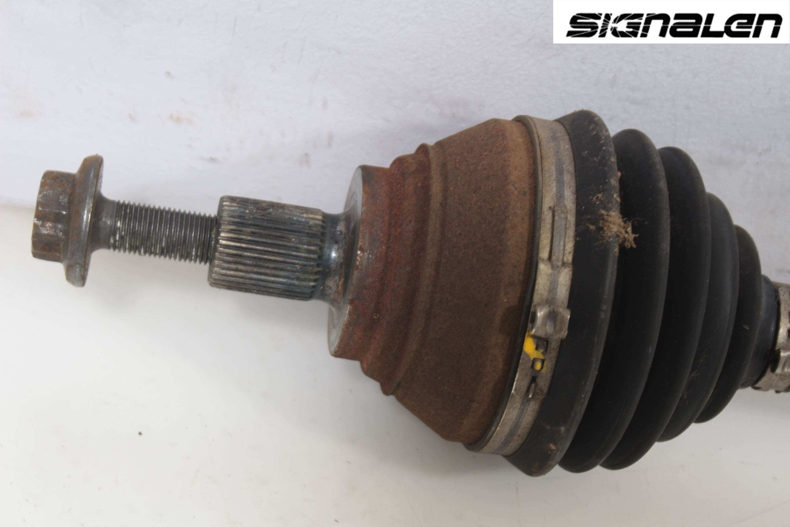 Volkswagen VW TIGUAN 16-24 Drivaksel Foran Kompl Venstre