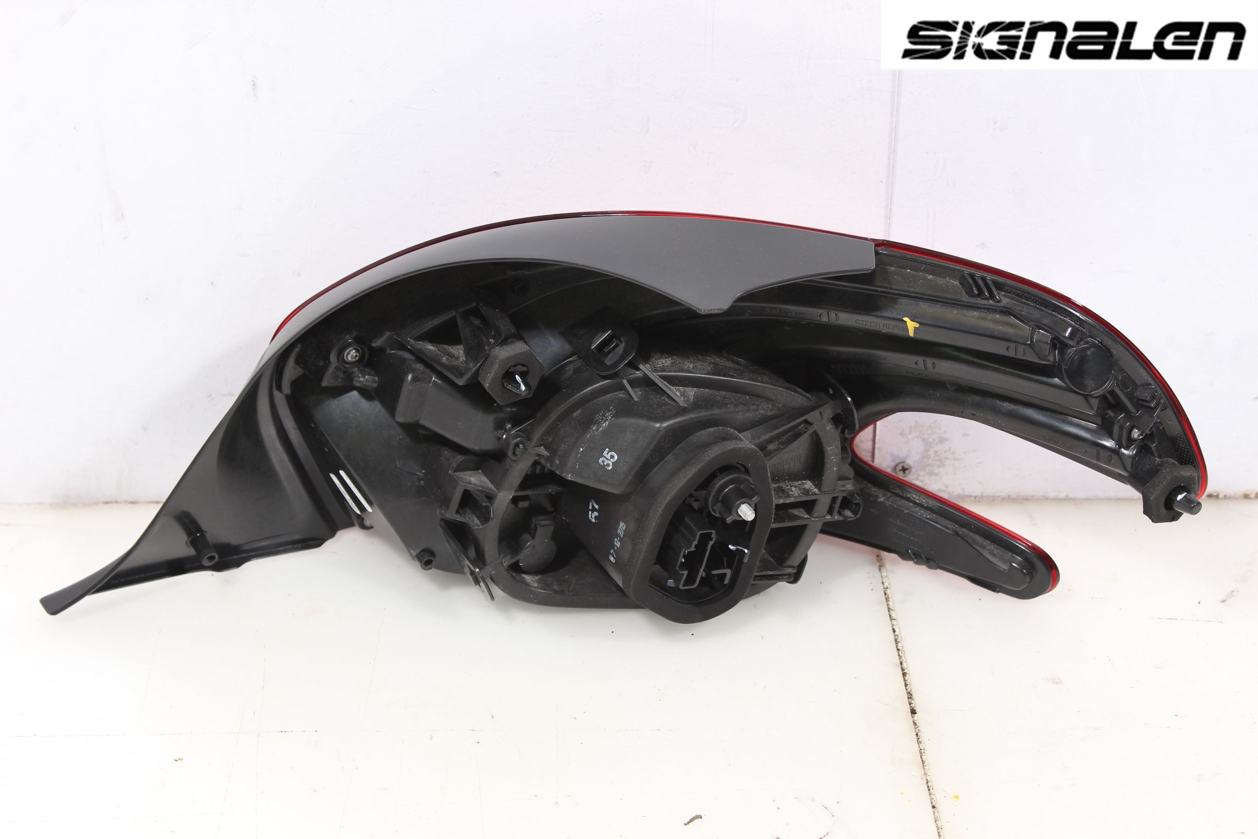 Peugeot PEUGOT 208 16-19 Baklykt Venstre