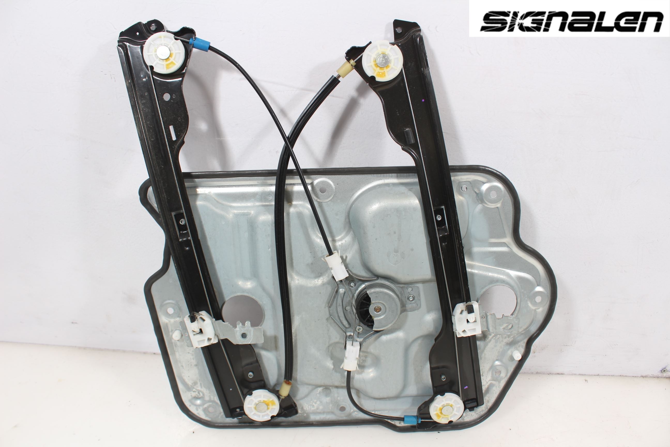 Nissan QASHQAI+2  10-14 Vindusheis El Komp