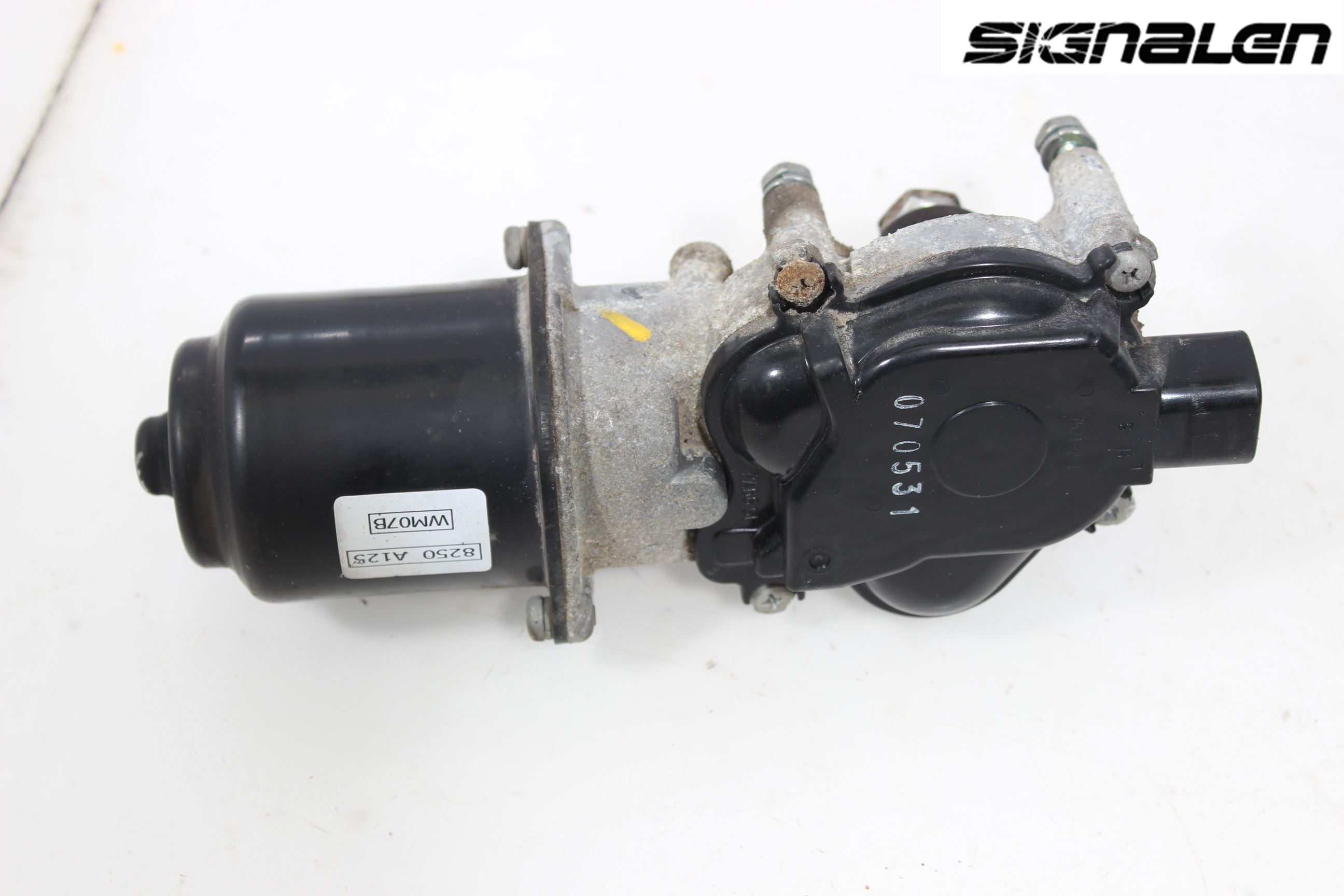 Mitsubishi L200 06-15 Viskermotor Frontrute