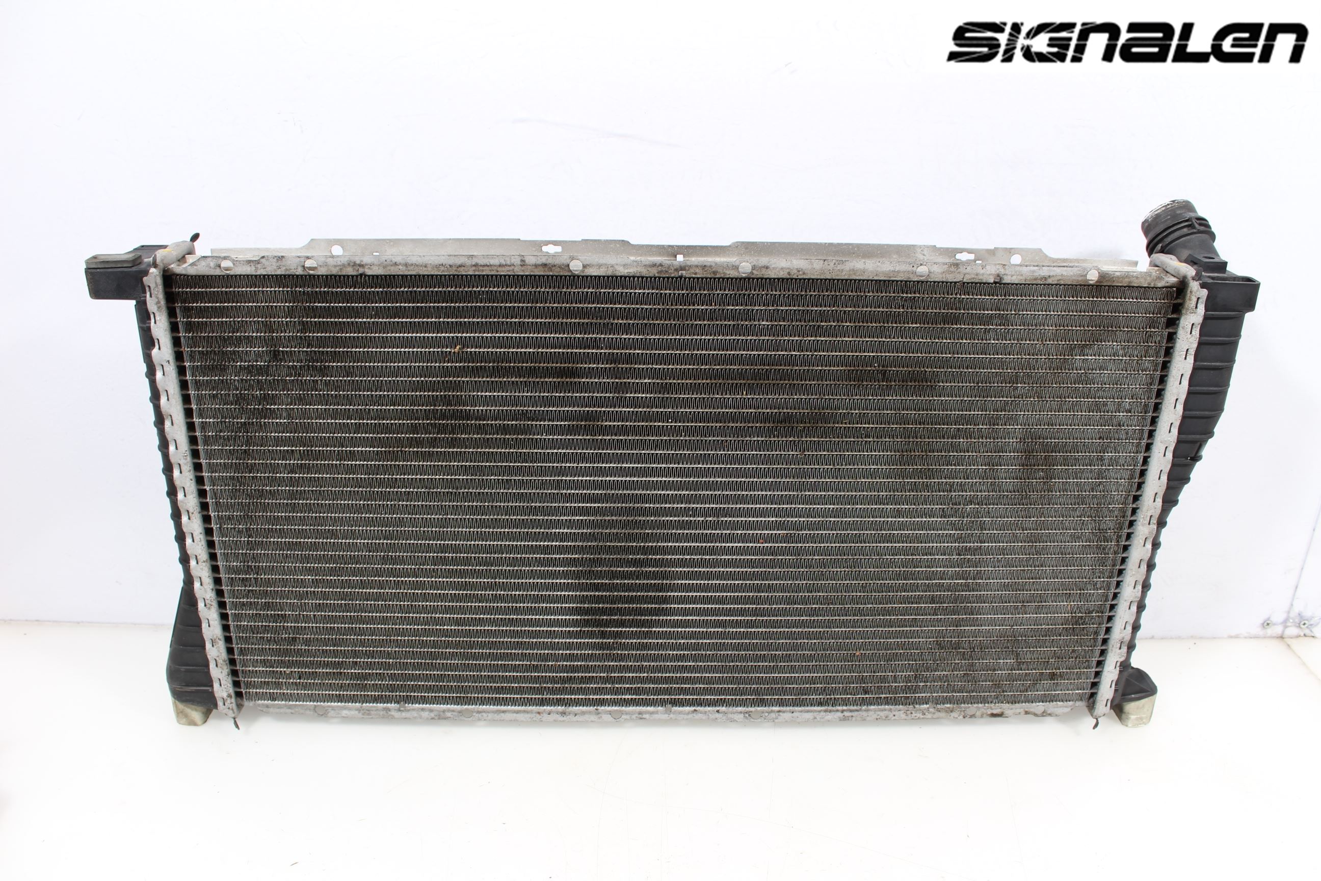 BMW 5 E39 95-04 Radiator Automat
