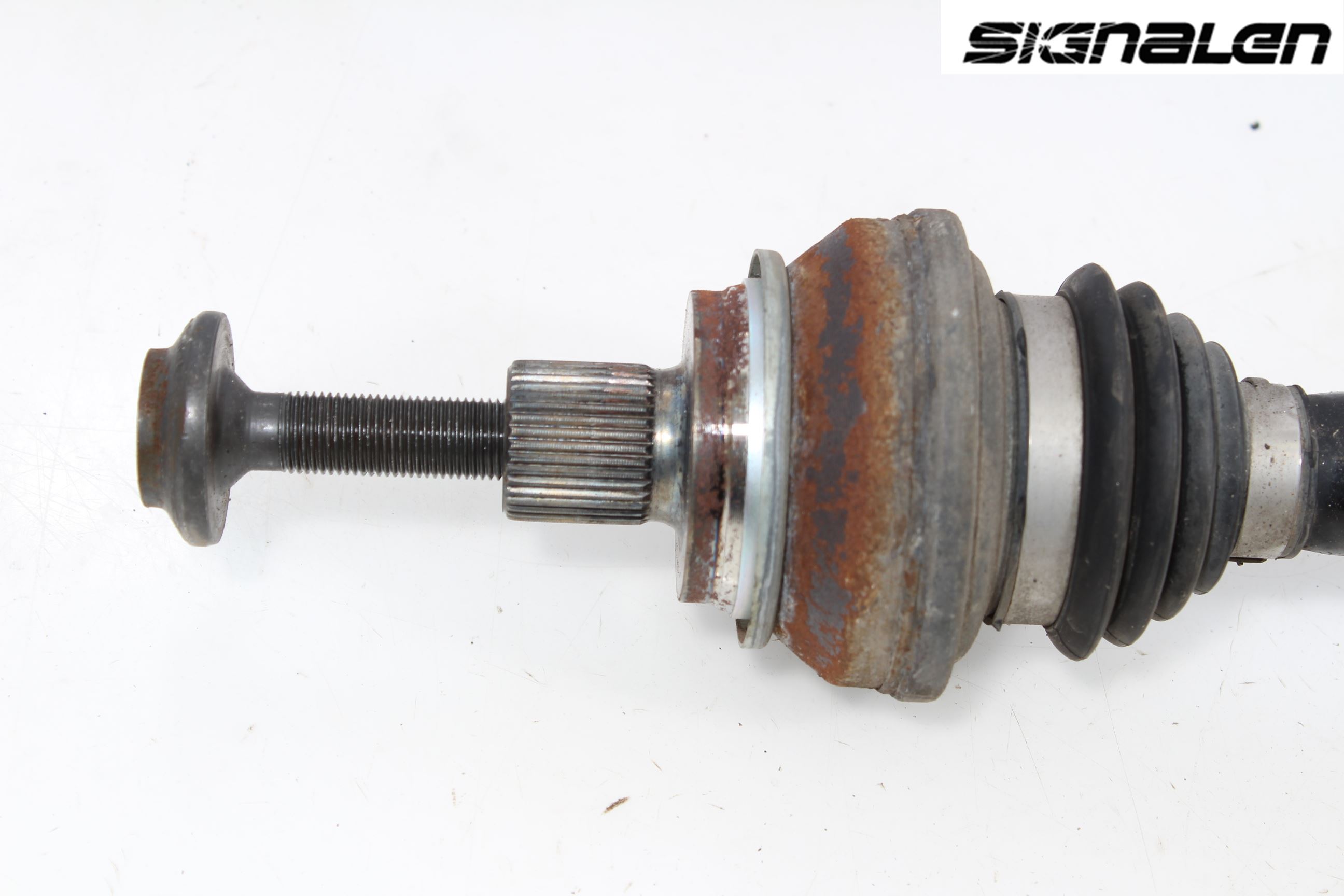 Audi A4/S4 B9 16-19 Drivaksel Bak Kompl Høyre