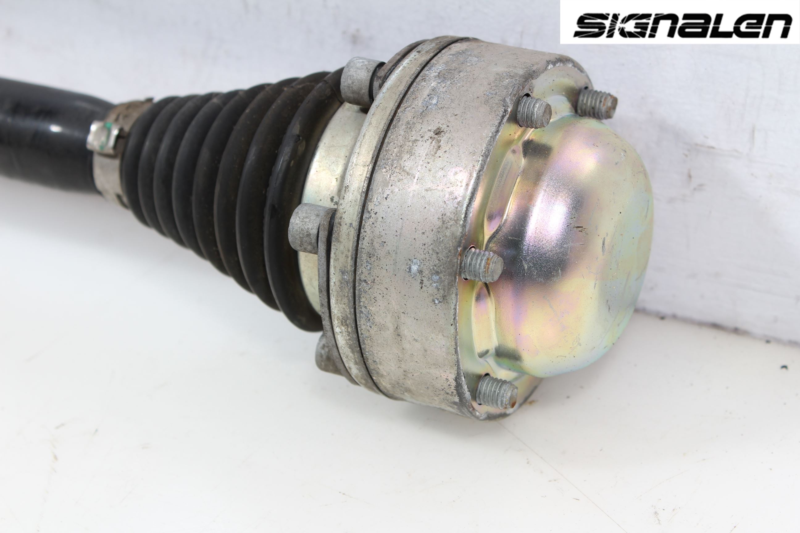 Audi A4/S4 B9 16-19 Drivaksel Bak Kompl Venstre